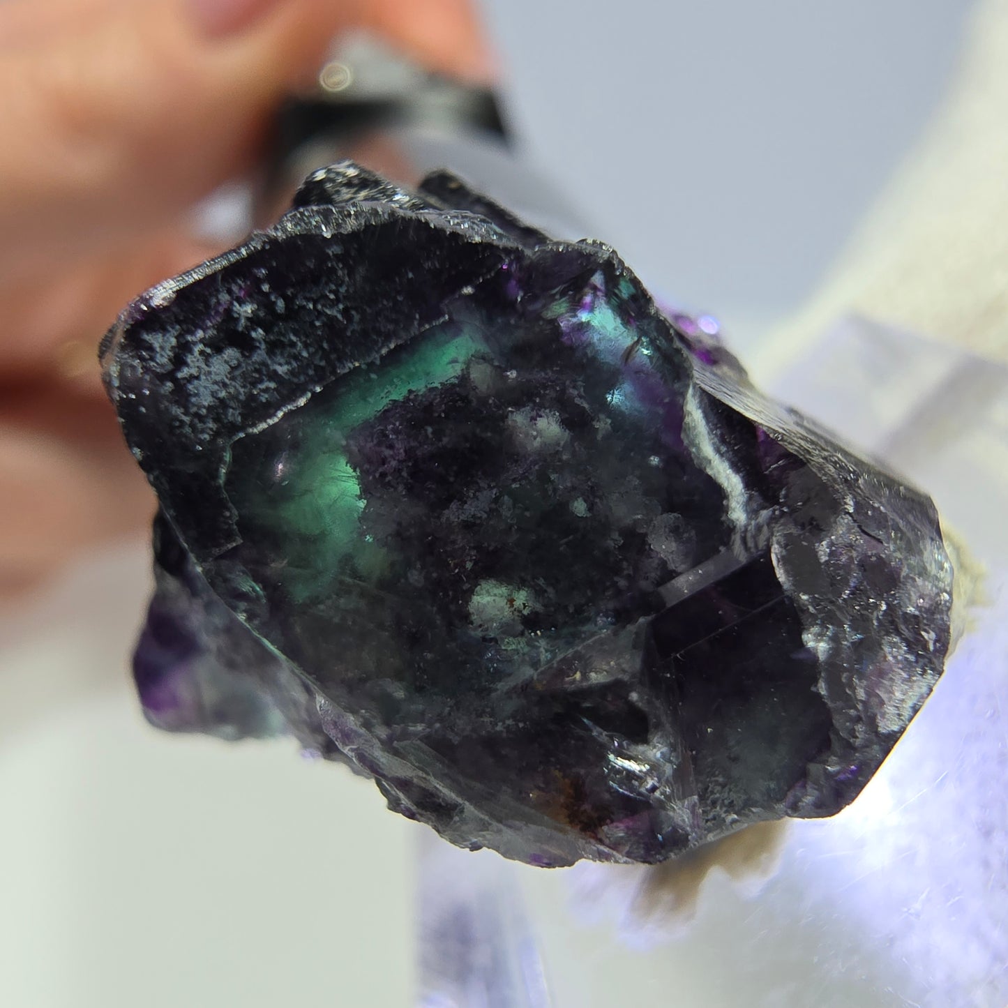 Spécimen rare de cube de fluorite fantôme, vert zonal et violet, Okorusu, Namibie, 23 x 18 x 19 mm
