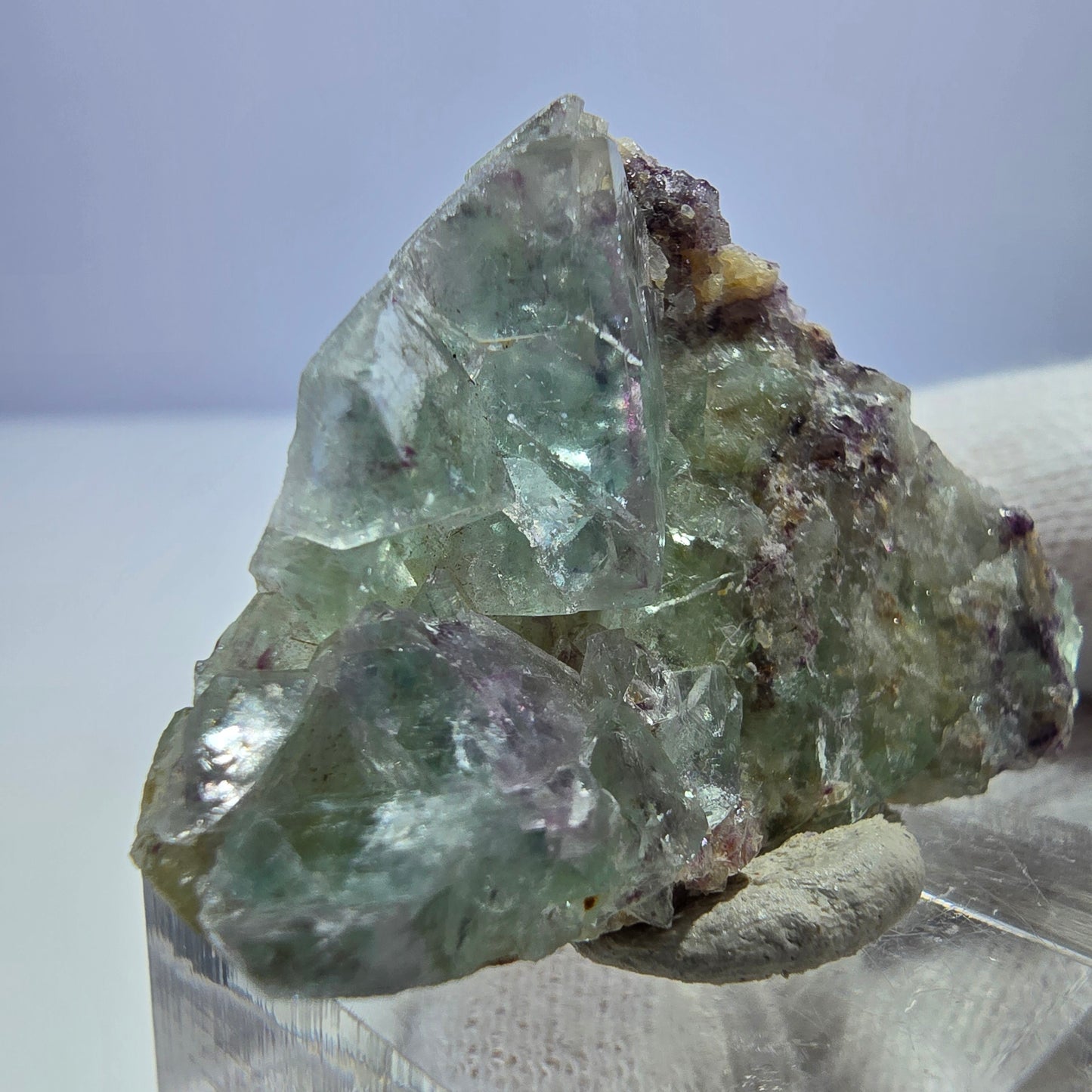 Spécimen rare de cube de fluorite fantôme zonal vert violet Okorusu, Namibie 41*27*9mm