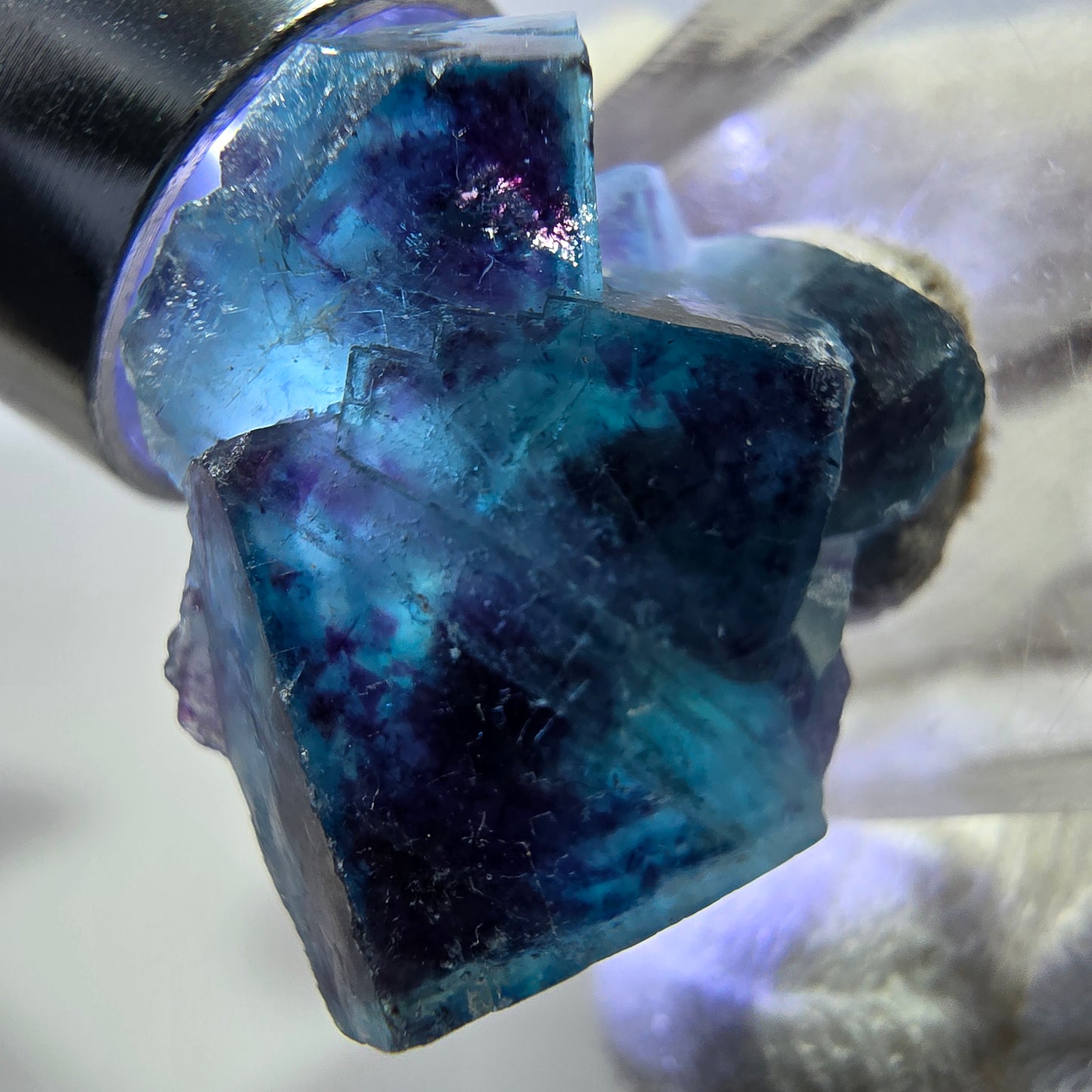 Spécimen de cube de fluorite fantôme, zonal – Nouvelle découverte ! Okorusu, Namibie, 25 x 22 x 10 mm