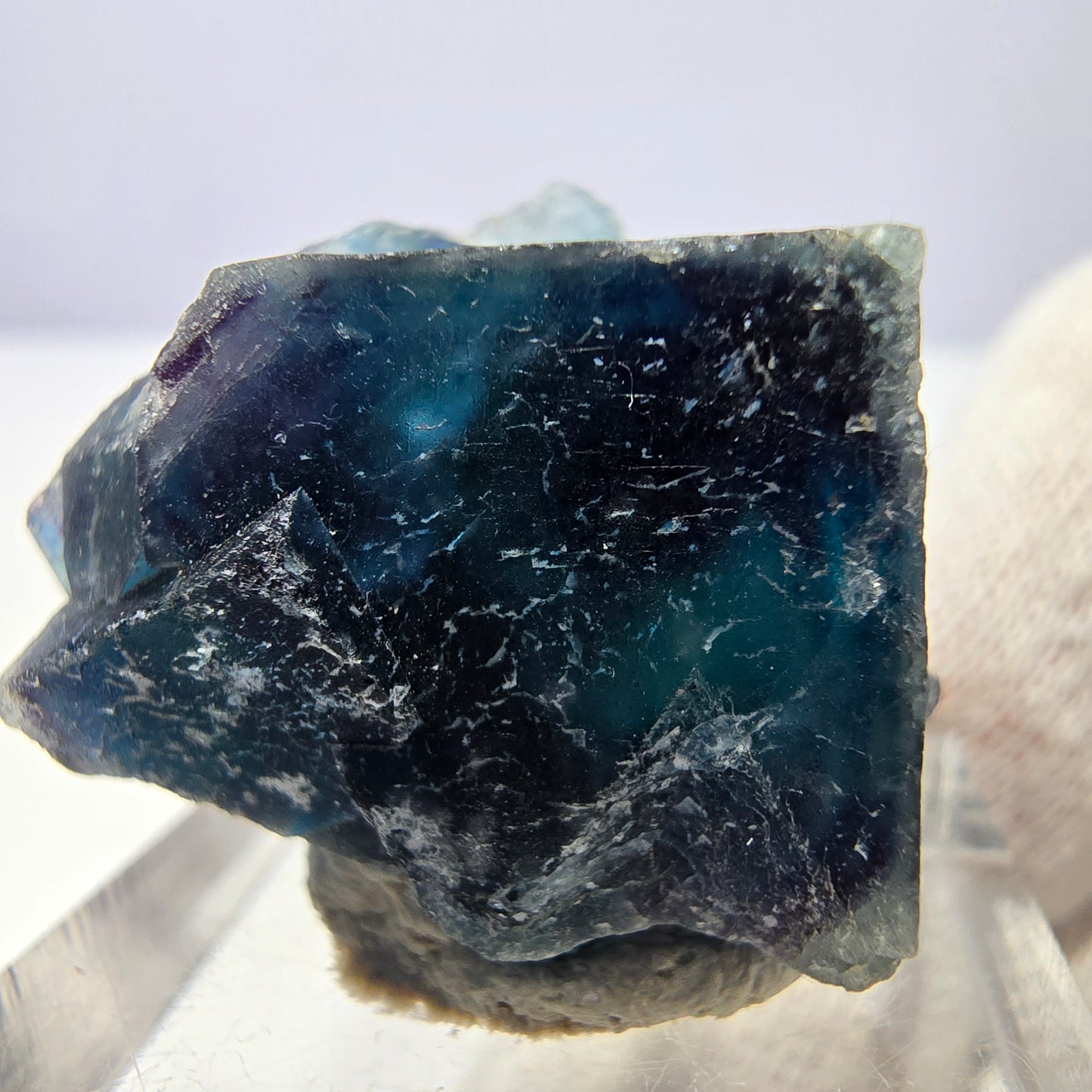 Spécimen de cube de fluorite fantôme, zonal – Nouvelle découverte ! Okorusu, Namibie, 27 x 19 x 21 mm