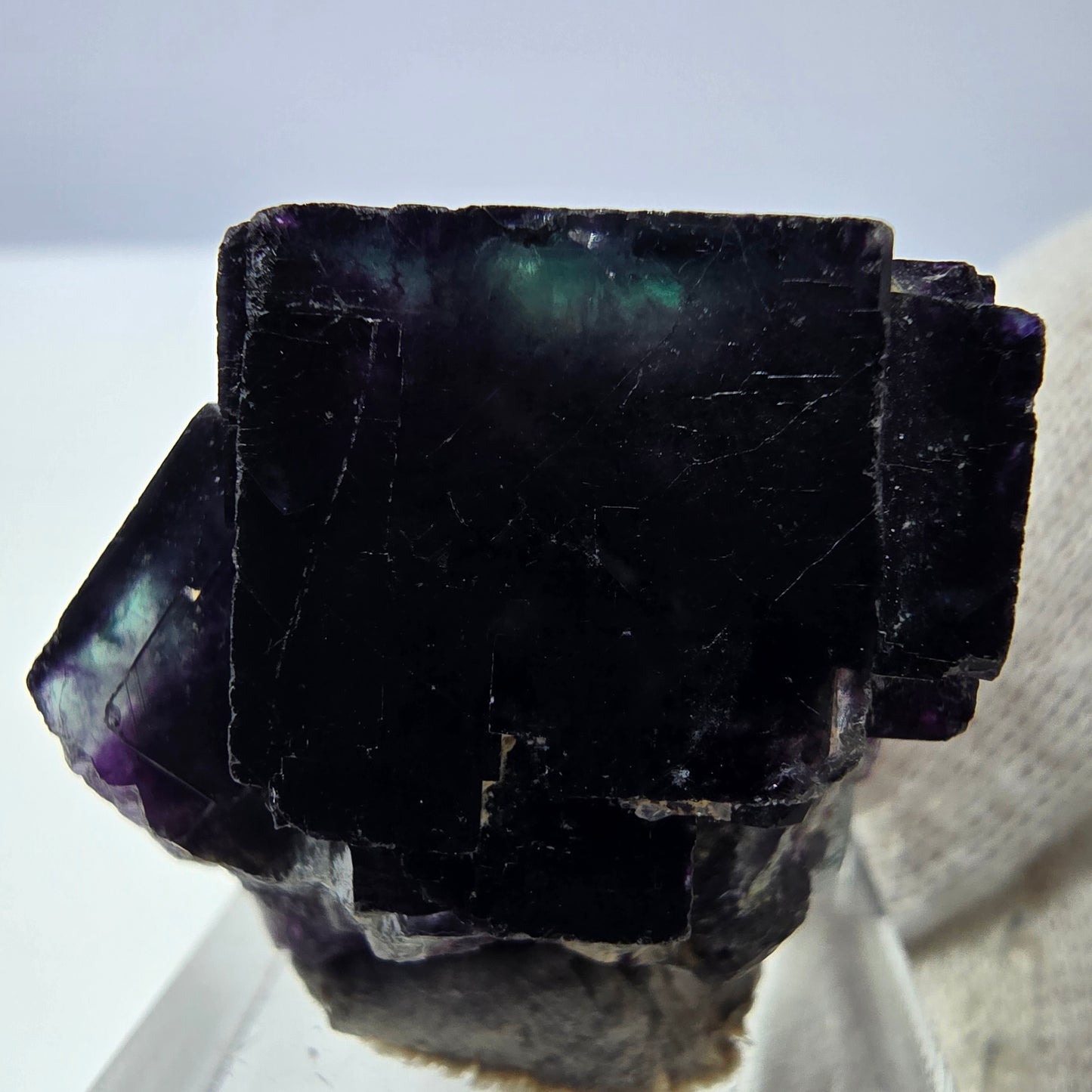 Spécimen rare de cube de fluorite fantôme, vert zonal et violet, Okorusu, Namibie, 37 x 29 x 20 mm