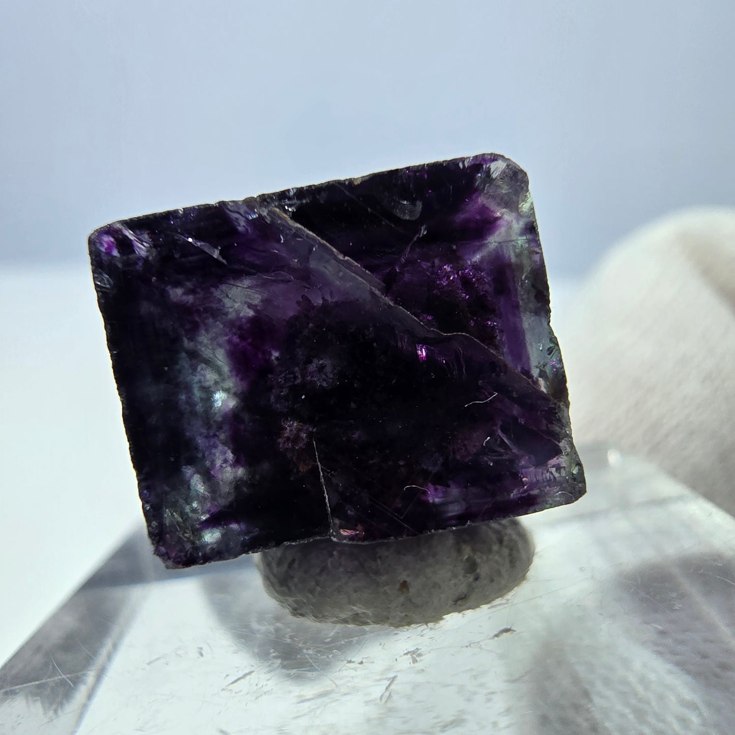 Rare cube de fluorite fantôme zonal, vert violet Okorusu, Namibie 16*16*13mm