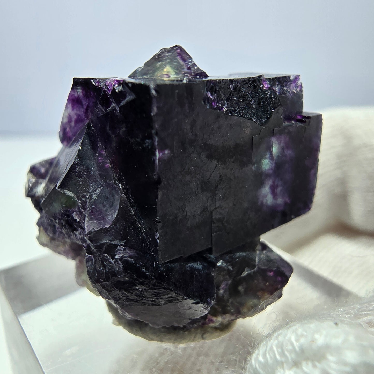 Spécimen zonal de cube de fluorite fantôme, vert violet, Okorusu, Namibie, 29 x 22 x 24 mm