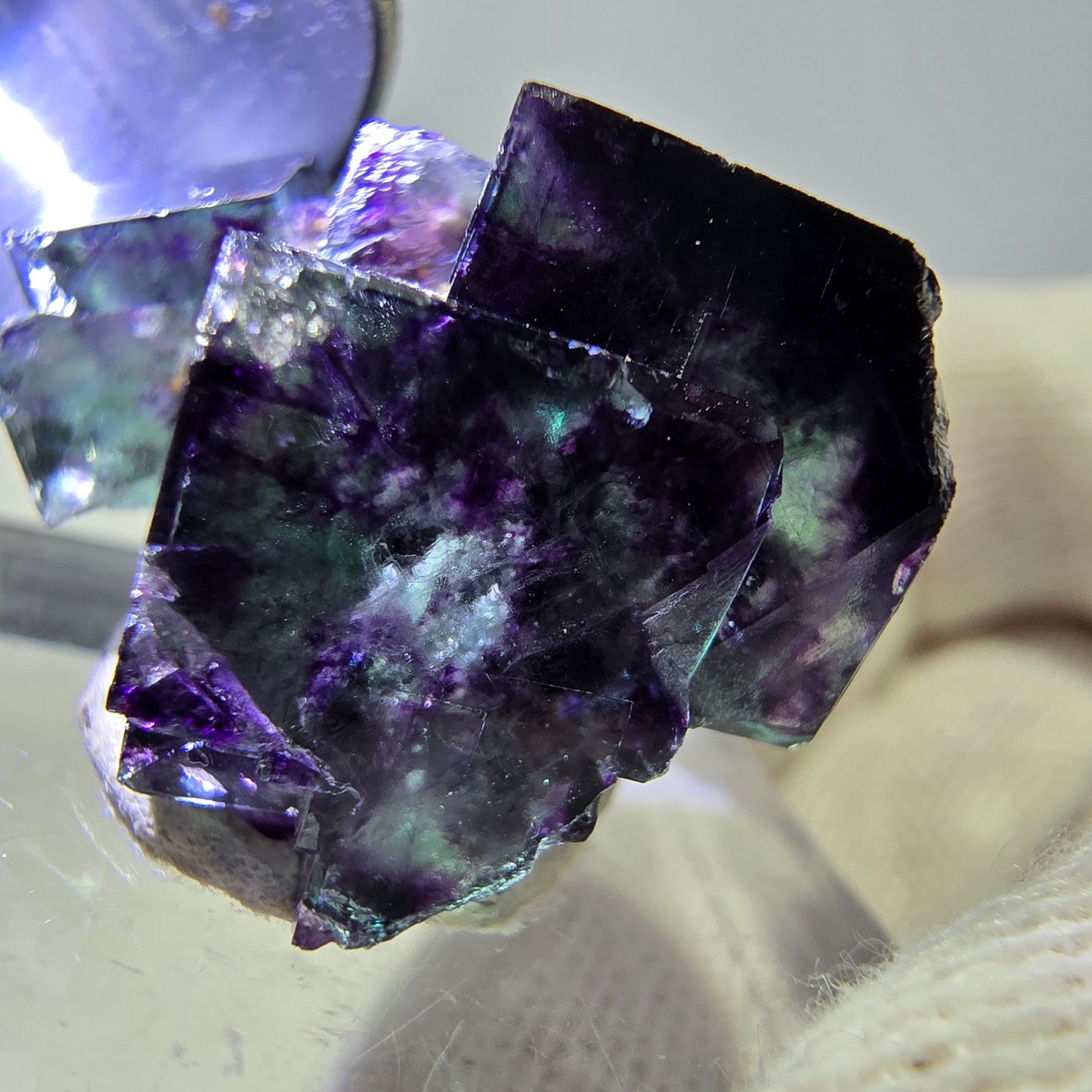 Spécimen de cube de fluorite fantôme zonal, vert violet Okorusu, Namibie 25*24*14mm