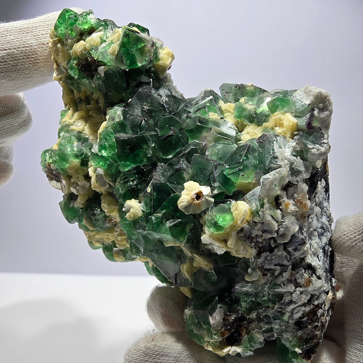 Fluorite fantôme XL, muscovite, hyalite, quartz fumé, tourmaline Schörl, Erongo, Namibie, 134 x 100 x 77 mm