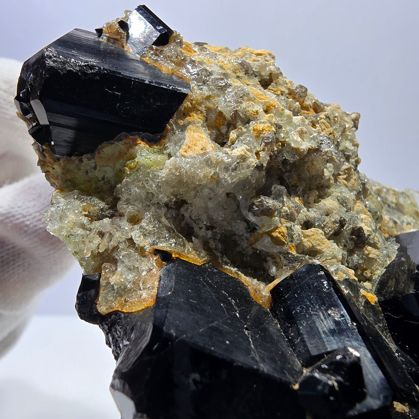 Grand spécimen de tourmaline Schorl, hyalite, quartz fumé et orthose, Erongo, Namibie, 123 x 92 x 47 mm