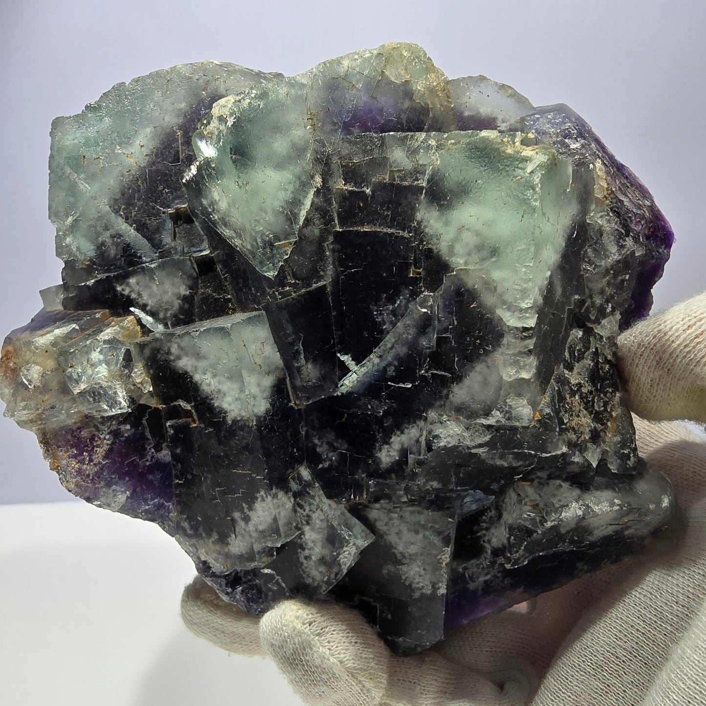Spécimen de cube de fluorite fantôme XL, parqueté vert violet Okorusu, Namibie 141*130*48 mm