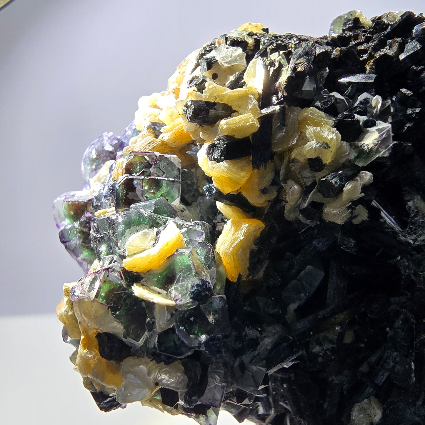 Fluorite fantôme XL, muscovite, hyalite, quartz fumé, tourmaline Schörl, Erongo, Namibie, 132 x 116 x 98 mm