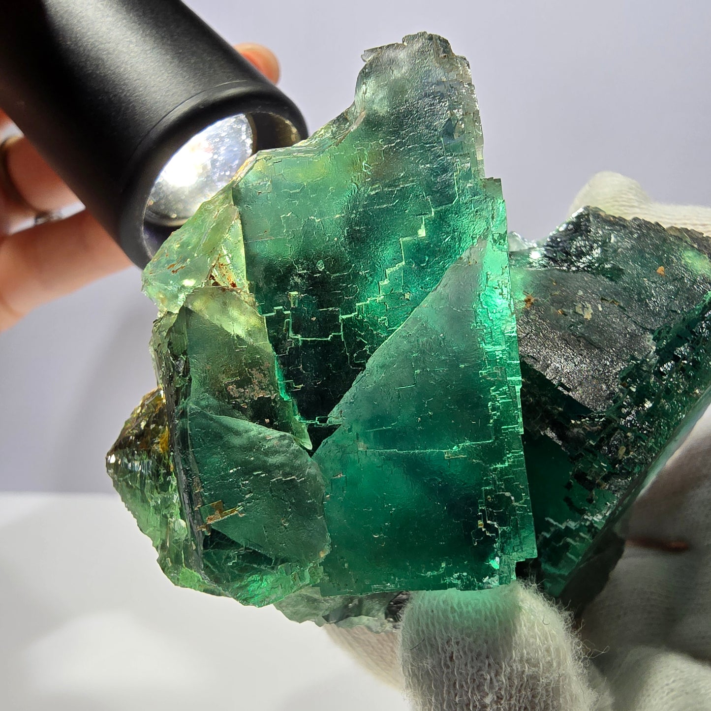 Grand spécimen de cube de fluorite fantôme, parqueté vert Okorusu, Namibie, 87 x 56 x 44 mm