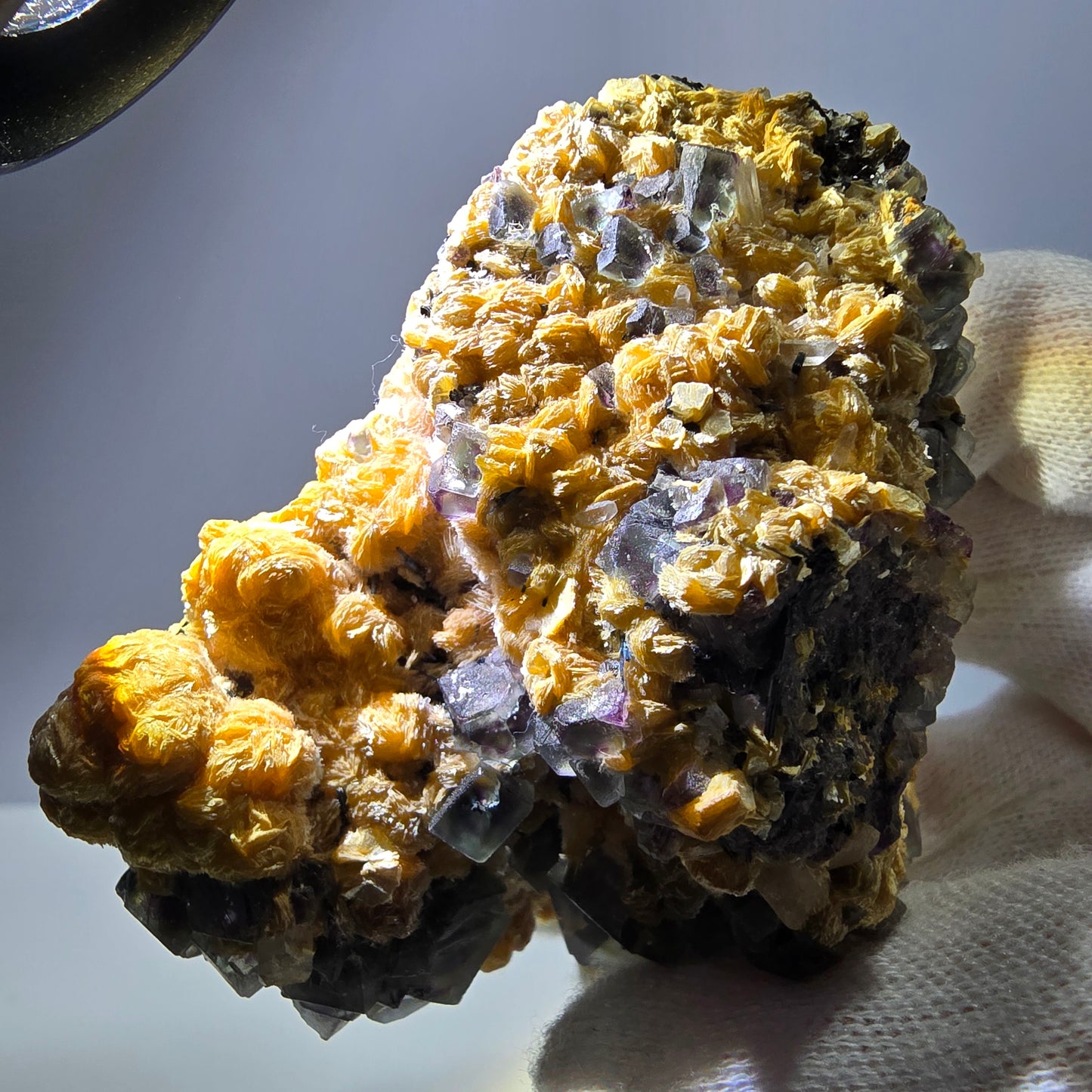 Spécimen de fluorite fantôme colorée, tourmaline scholle muscovite, Erongo, Namibie, 81 x 68 x 48 mm