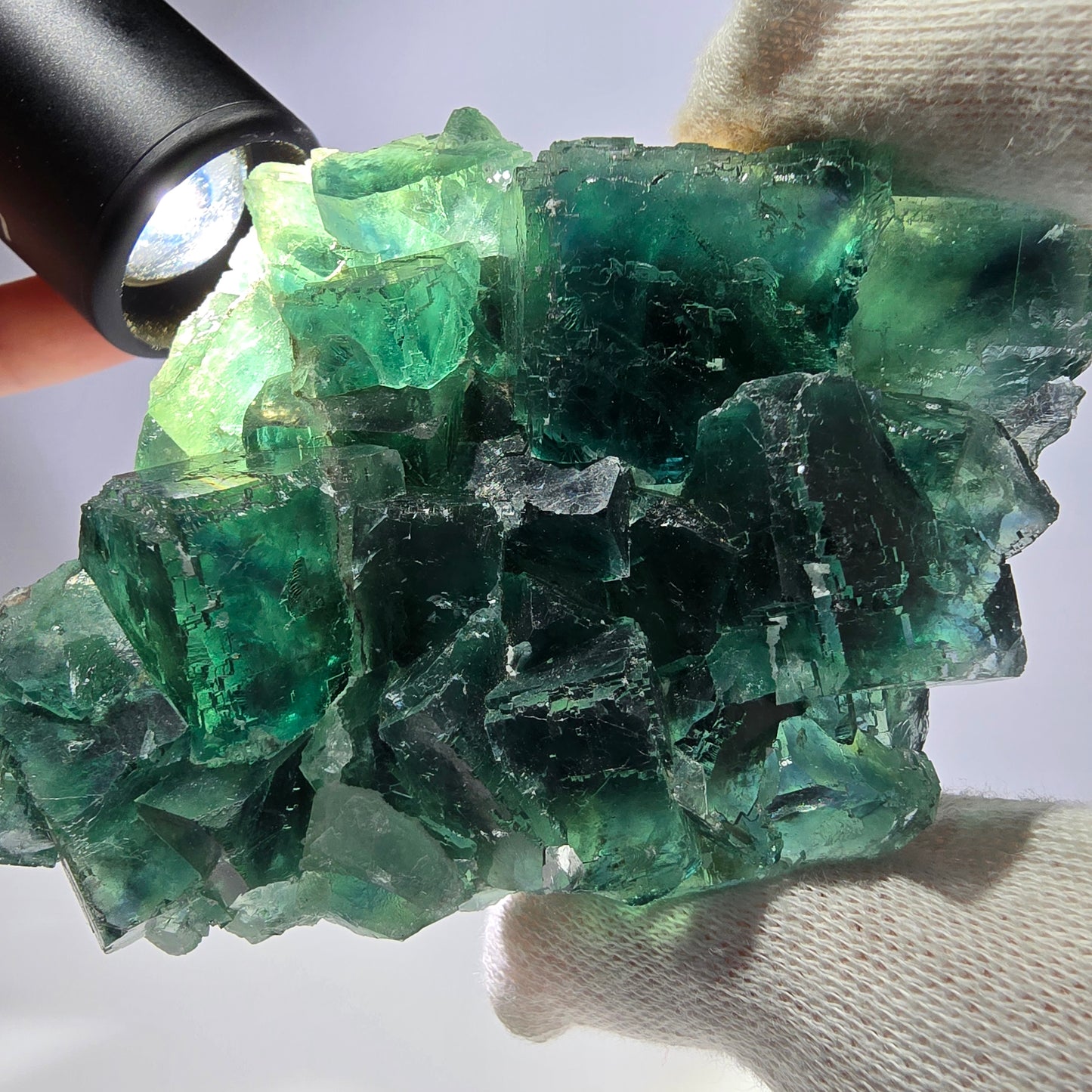 Grand cube de fluorite fantôme vert étagé Okorusu Namibie 102 x 78 x 28 mm