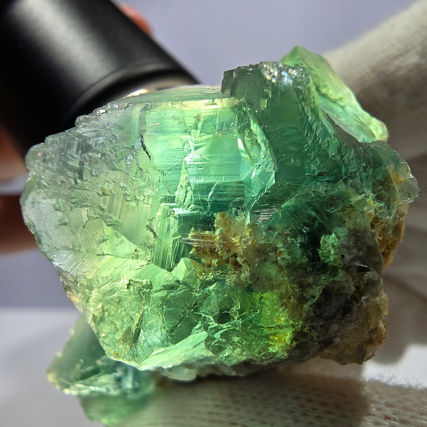 Cube de fluorite fantôme, marches en quartz parquetées Okorusu Namibie 61 x 49 x 36 mm