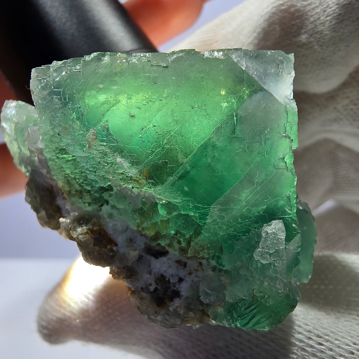 Cube de fluorite fantôme, marches en quartz parquetées Okorusu Namibie 61 x 49 x 36 mm