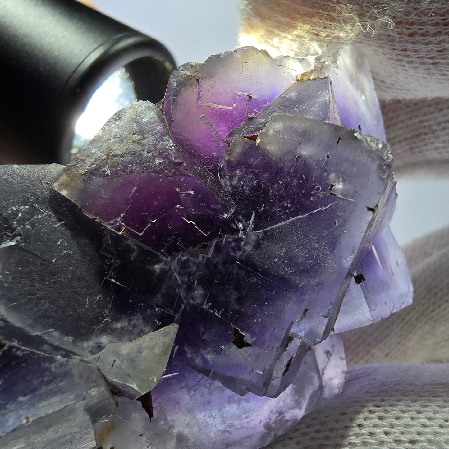 Rare spécimen de cube de fluorite fantôme, bleu-violet Okorusu Namibie 66 x 43 x 32 mm