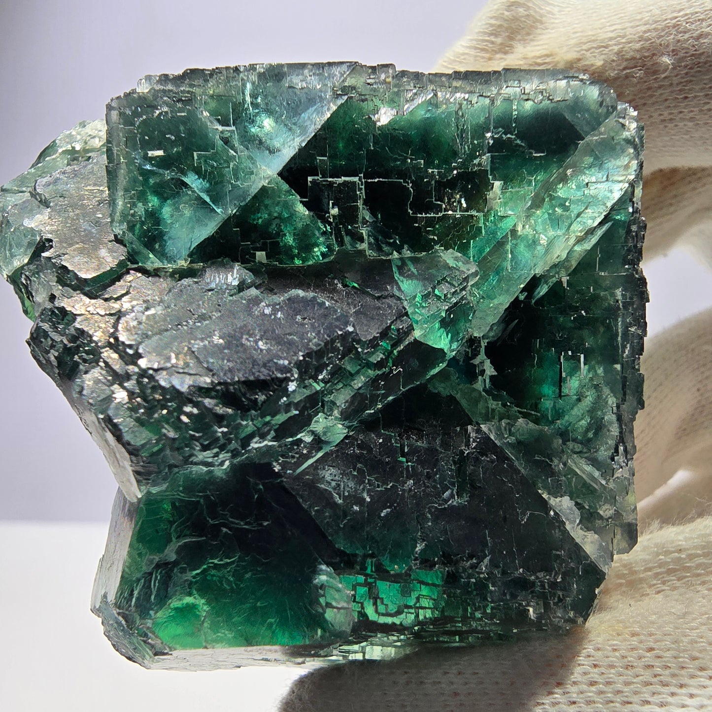 Cube de fluorite fantôme parqueté vert violet Okorusu Namibie 65*61*37mm