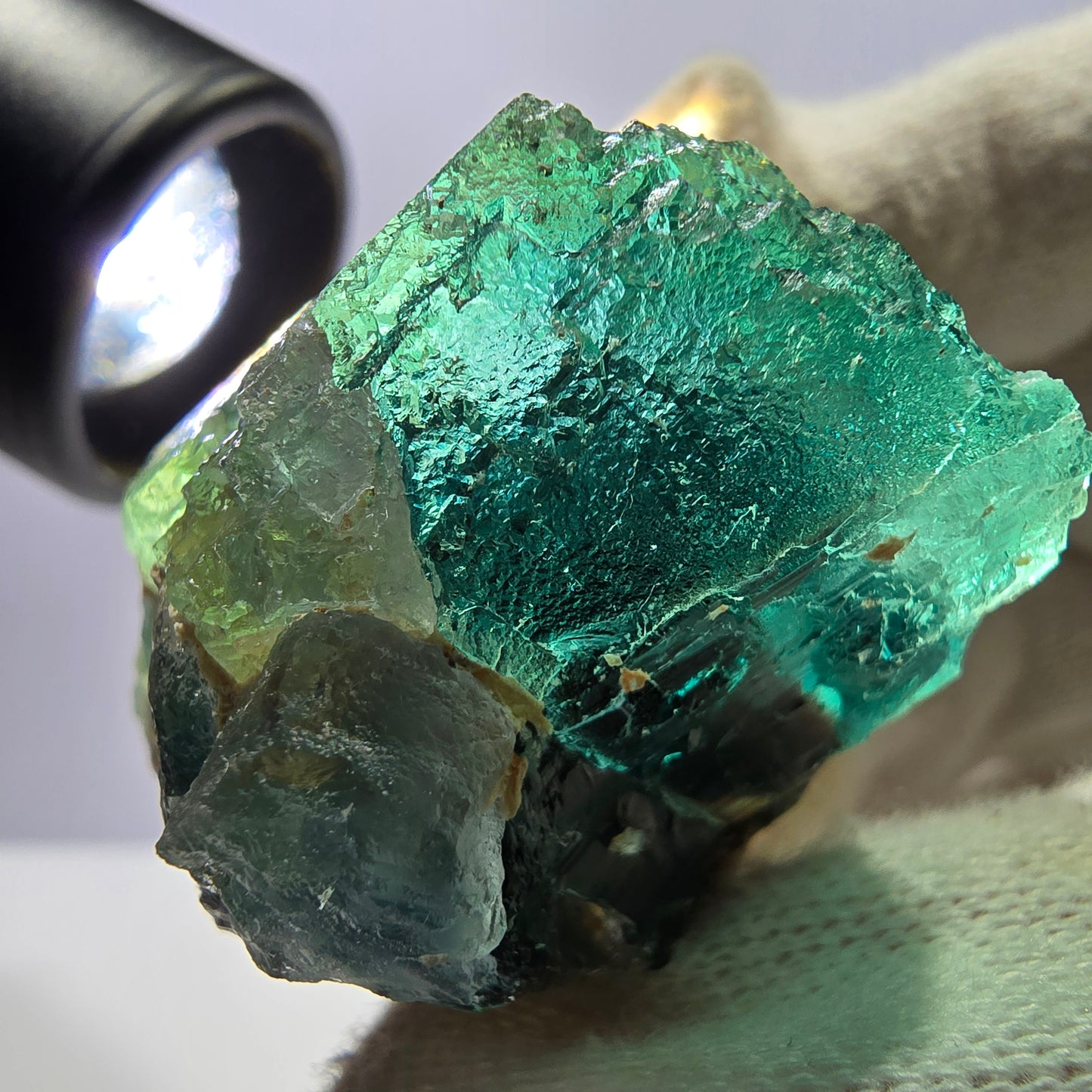 Rare spécimen de cube de fluorite fantôme, parqueté vert Okorusu, Namibie, 48 x 37 x 37 mm