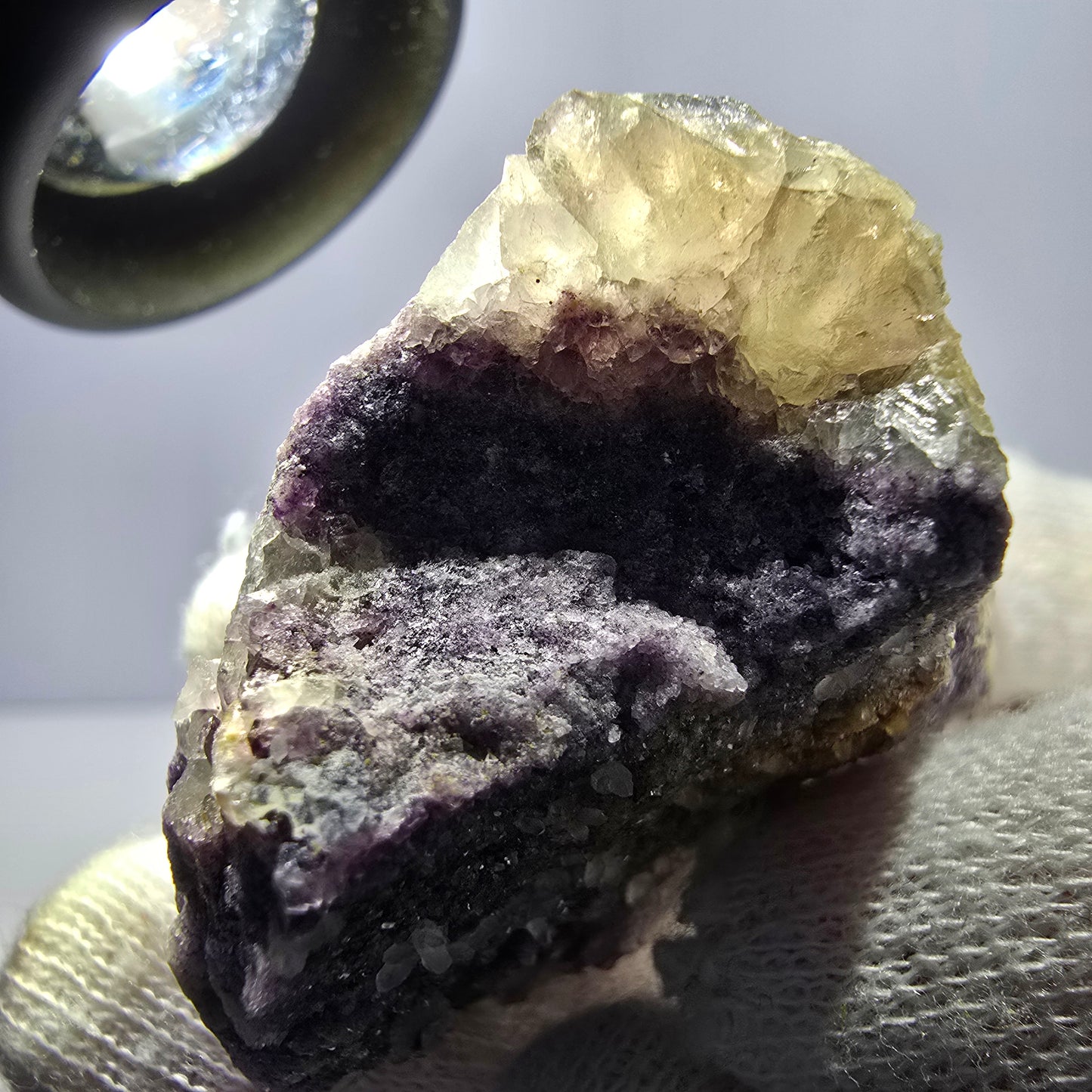 Rare spécimen de cube de fluorite fantôme, violet-jaune, Okorusu, Namibie, 44 x 37 x 21 mm