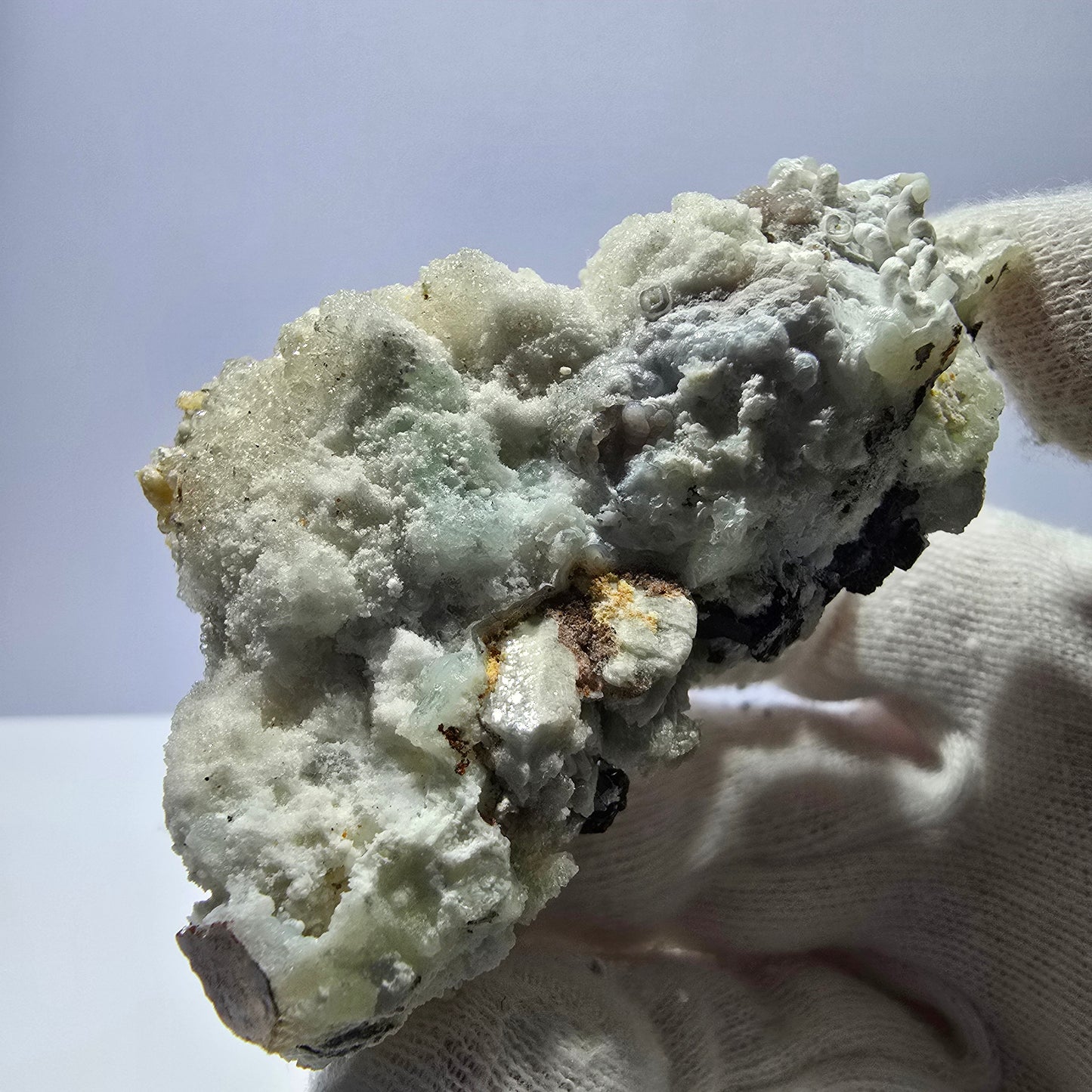 Spécimen rare d'opale hyalite (minéral UV) de tourmaline Schorl, Erongo, Namibie, 64 x 50 x 36 mm