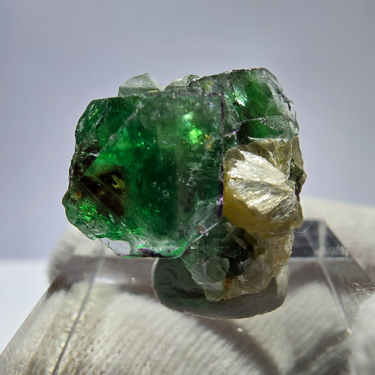 Phantom Fluorit Würfel, Muskovit Stufe Erongo, Namibia 17*19*13mm