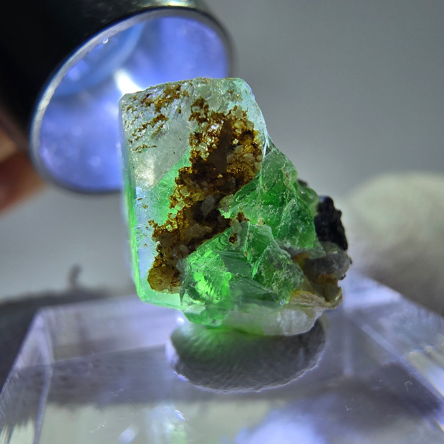 Cube de fluorite fantôme, spécimen de tourmaline scholle muscovite, Erongo, Namibie, 17 x 15 x 13 mm