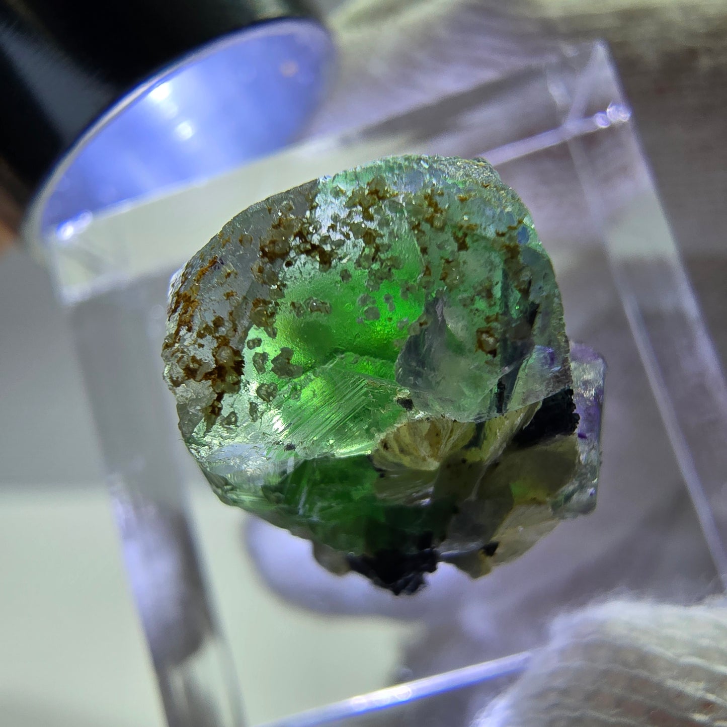 Cube de fluorite fantôme, spécimen de tourmaline scholle muscovite, Erongo, Namibie, 17 x 15 x 13 mm