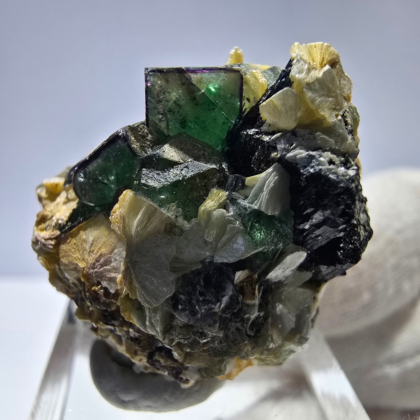 Cube de fluorite fantôme, spécimen de tourmaline scholle muscovite, Erongo, Namibie, 30 x 28 x 23 mm