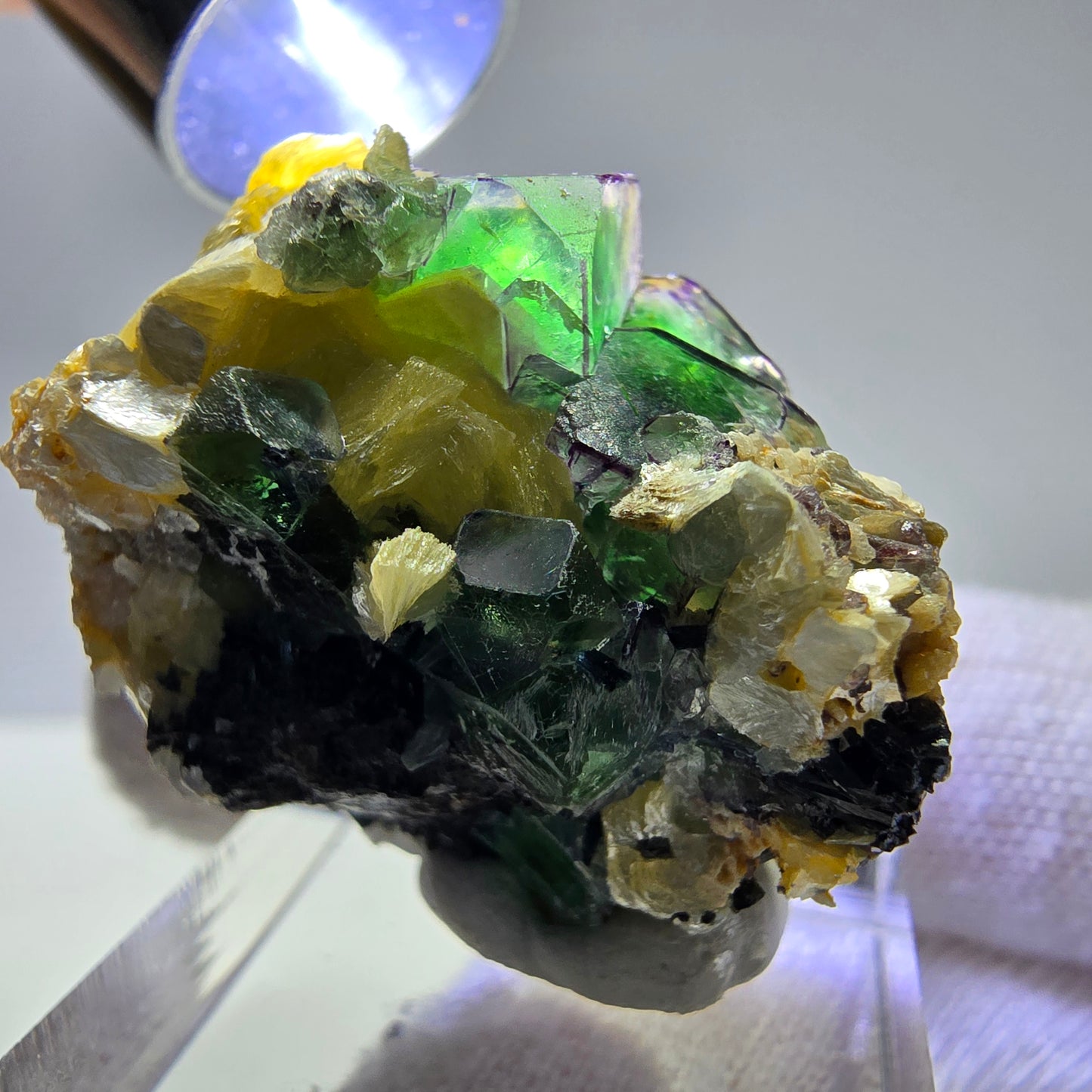 Cube de fluorite fantôme, spécimen de tourmaline scholle muscovite, Erongo, Namibie, 30 x 28 x 23 mm