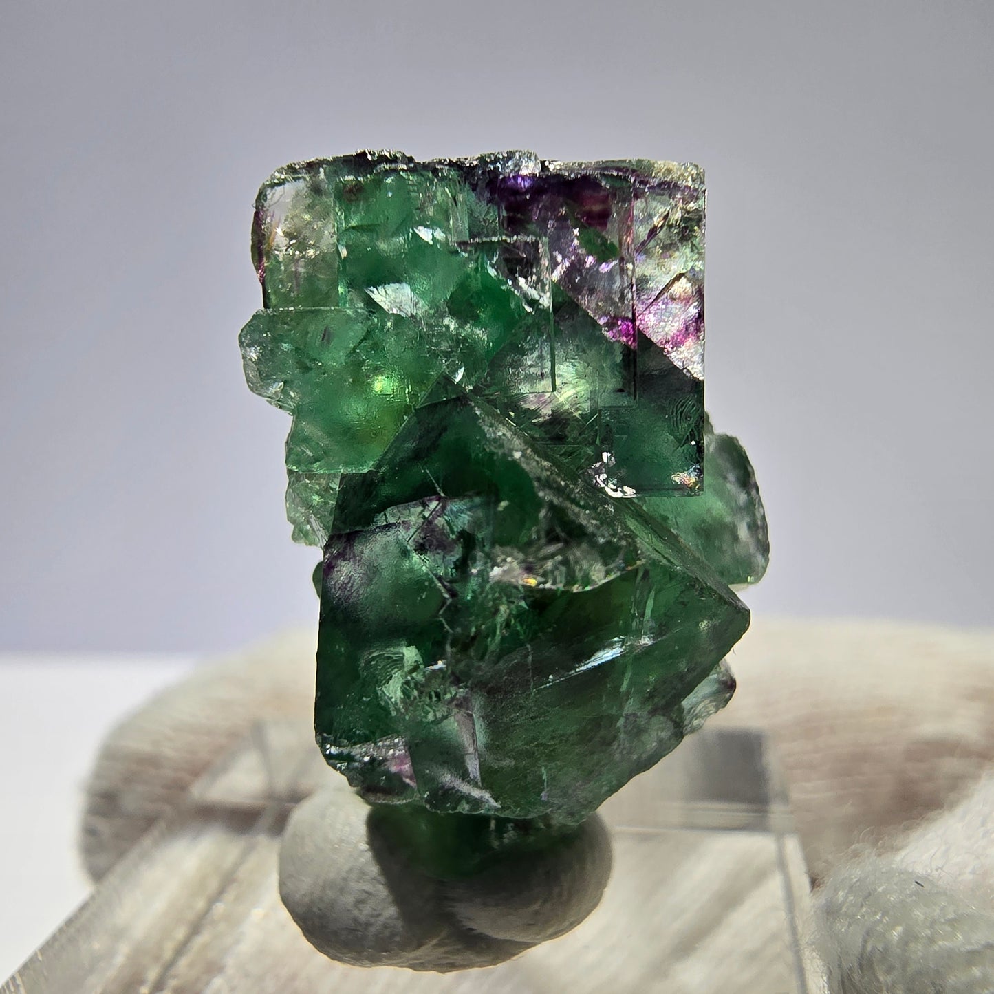 Morceaux de fluorite fantôme, vert violet zonal Okorusu, Namibie 28*24*15 mm