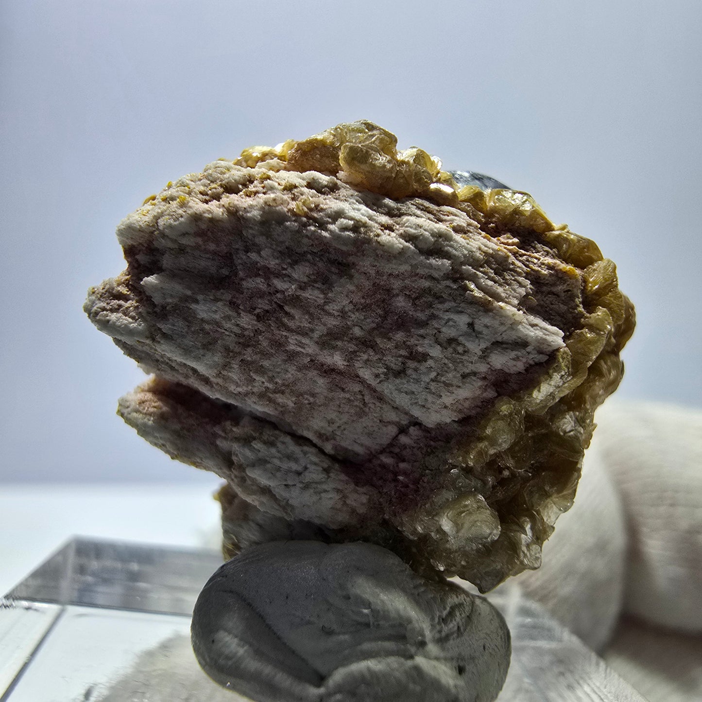 Bunte Phantom Fluorit, Muskovit, Orthoklas Stufe Erongo, Namibia 25*23*18mm