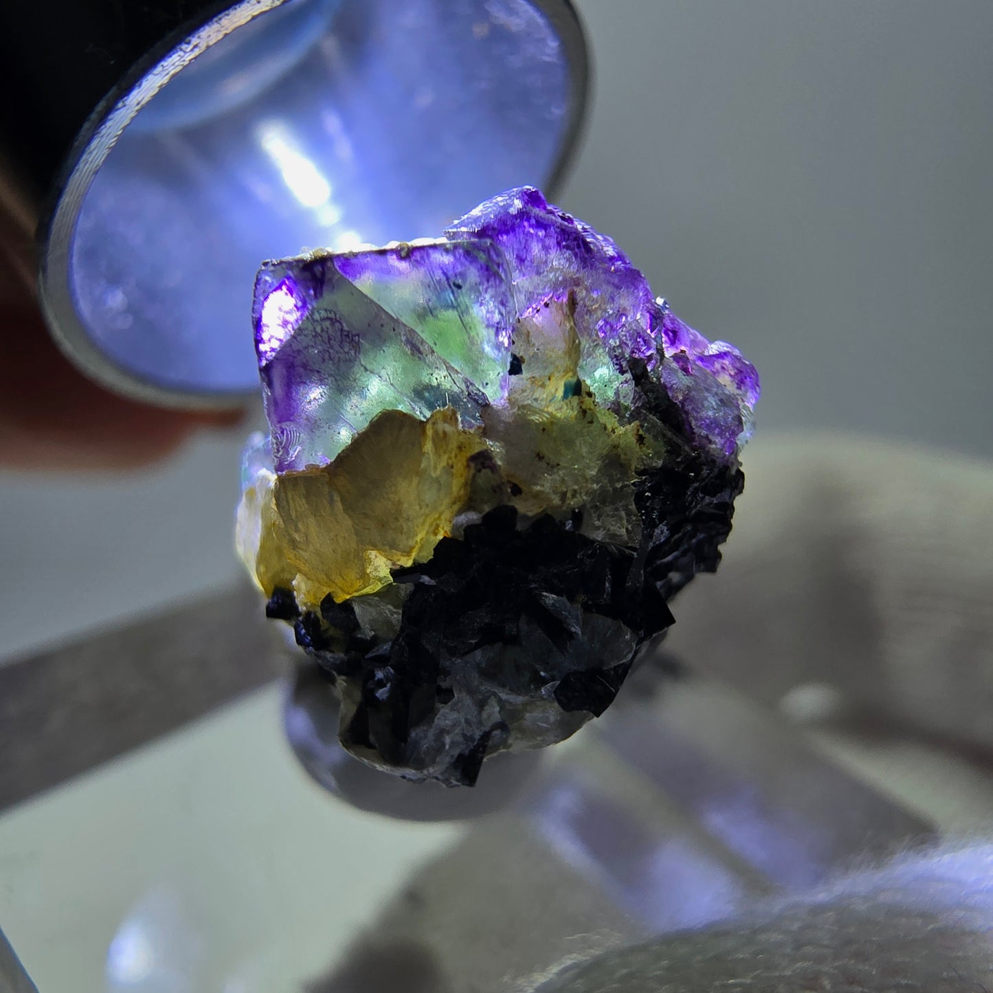 Cube de fluorite fantôme, spécimen de tourmaline scholle muscovite, Erongo, Namibie, 23 x 12 x 13 mm