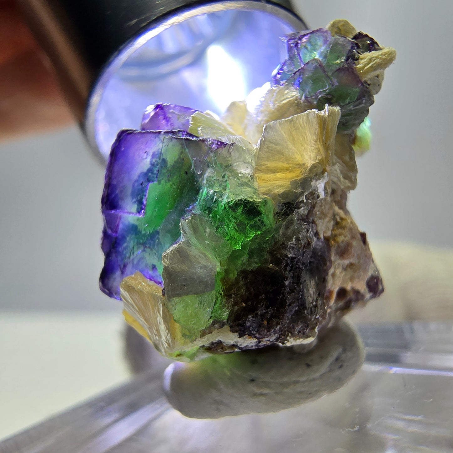 Cubes de fluorite fantôme, muscovite, quartz fumé, hyalite, Erongo, Namibie, 20 x 17 x 16 mm