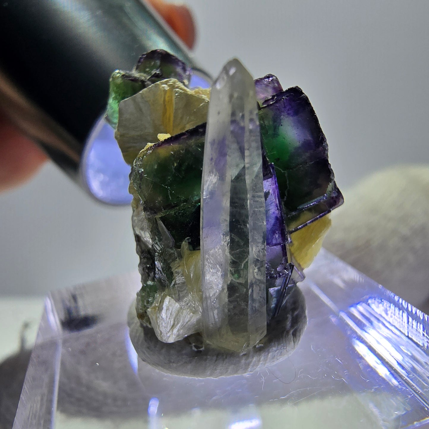 Cubes de fluorite fantôme, muscovite, quartz fumé, hyalite, Erongo, Namibie, 20 x 17 x 16 mm