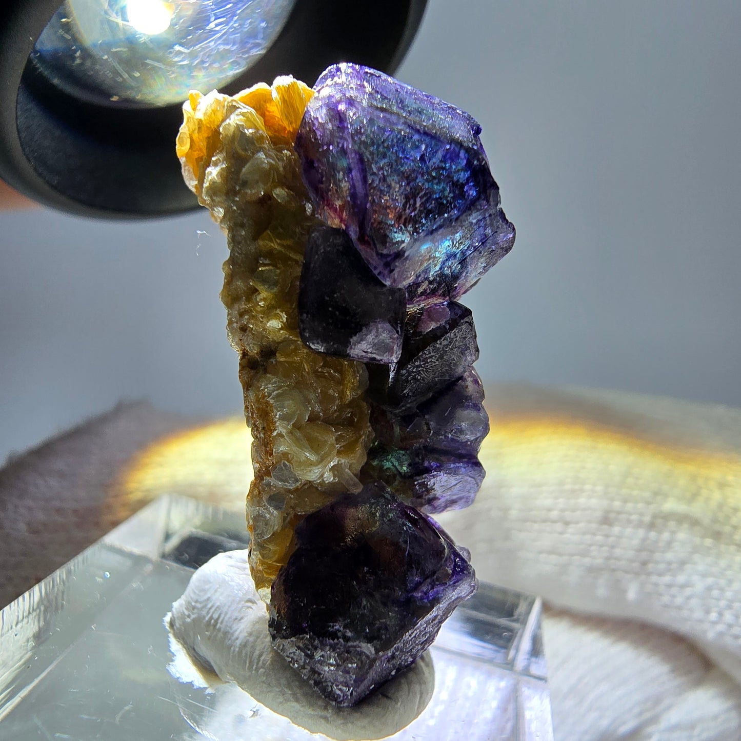 Bunte Phantom Fluorit Würfel, Muskovit Stufe Erongo, Namibia 32*17*15mm