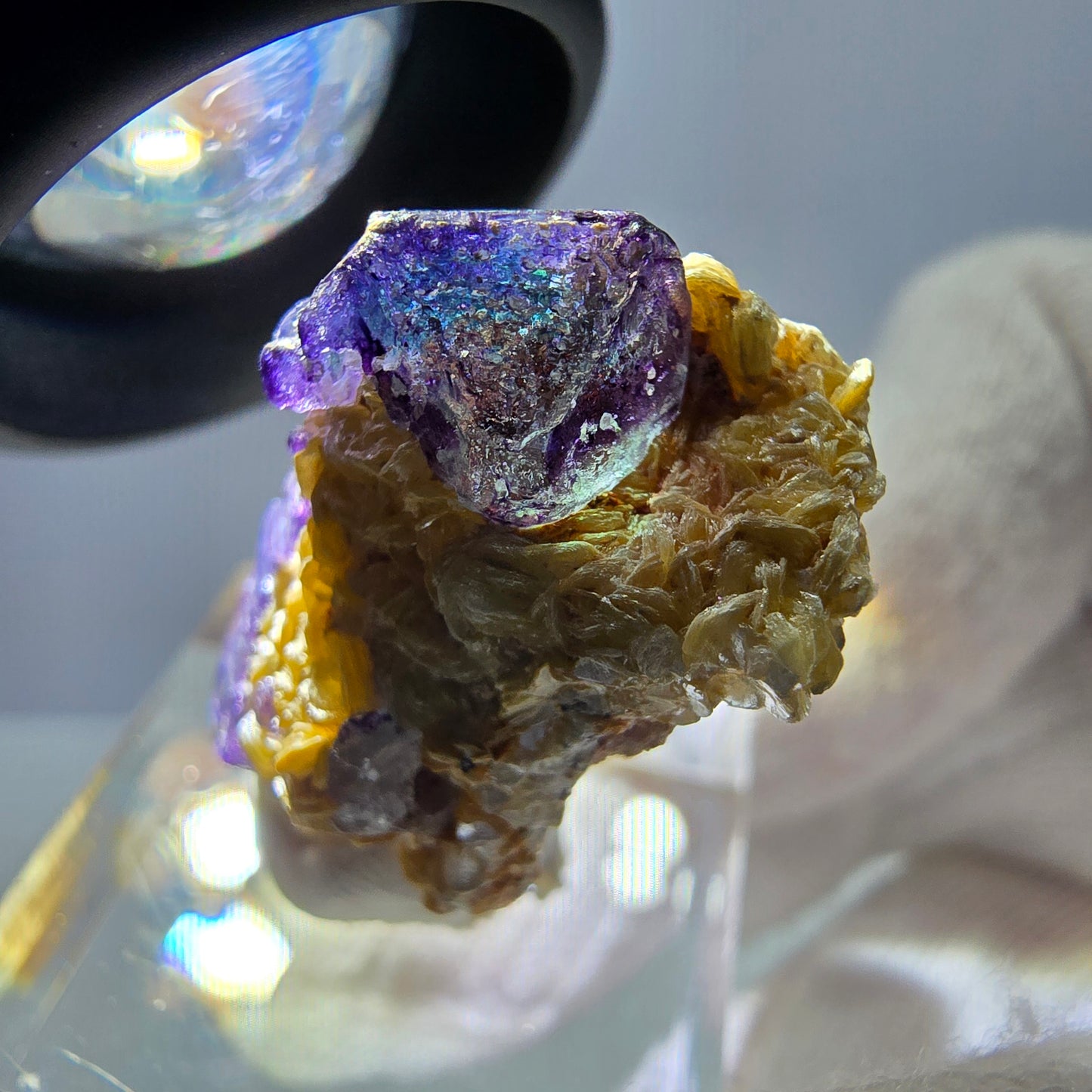 Bunte Phantom Fluorit Würfel, Muskovit Stufe Erongo, Namibia 32*17*15mm