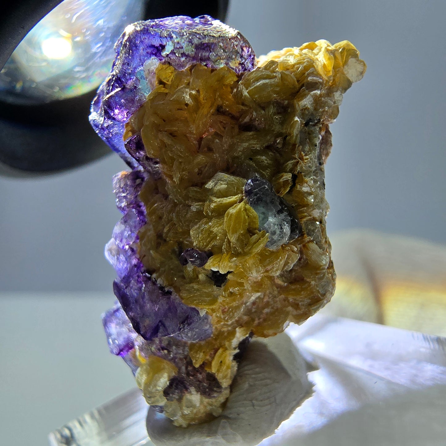 Bunte Phantom Fluorit Würfel, Muskovit Stufe Erongo, Namibia 32*17*15mm