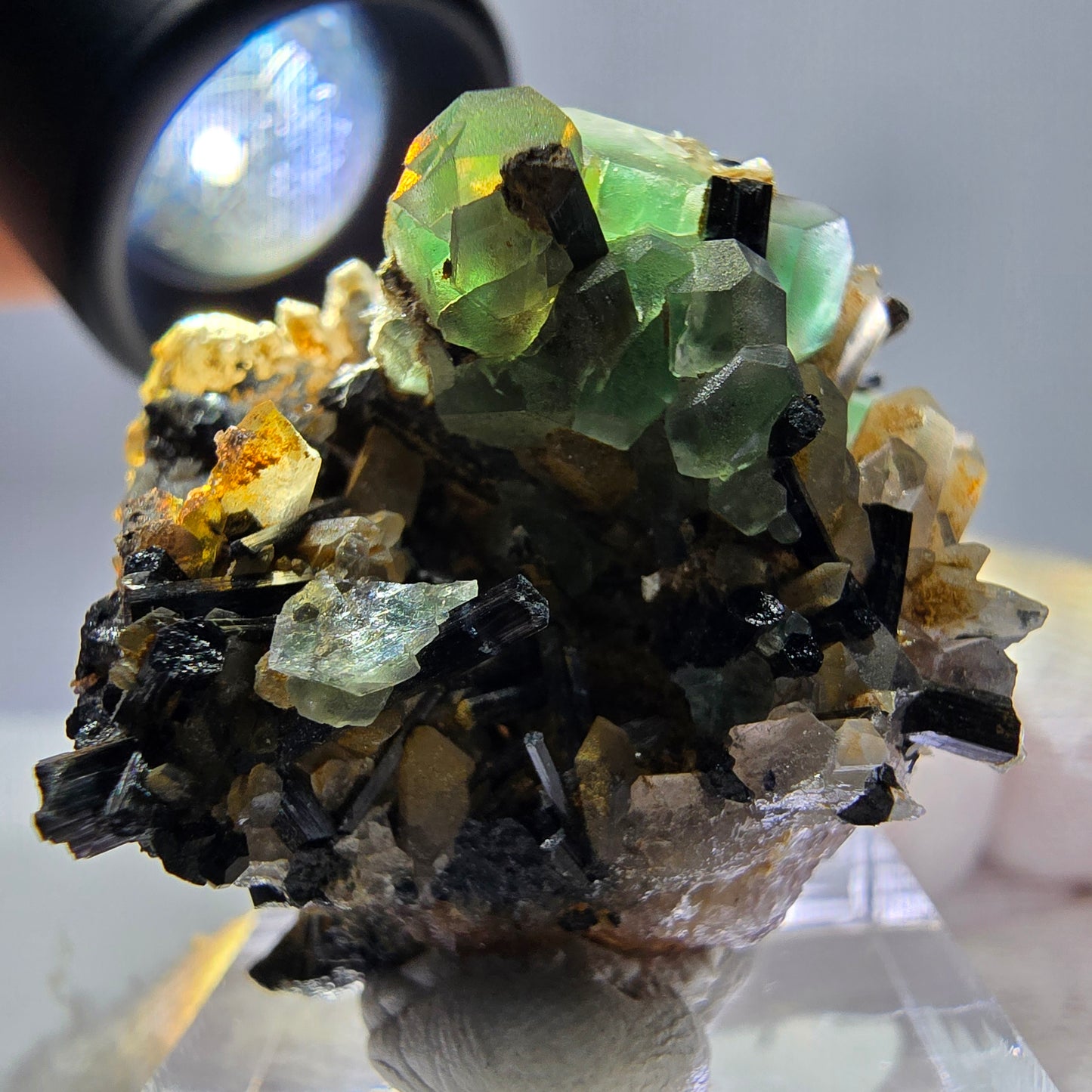 Fluorite fantôme hexagonale, tourmaline Schörl, quartz fumé, hyalite, Erongo, Namibie, 34 x 30 x 31 mm