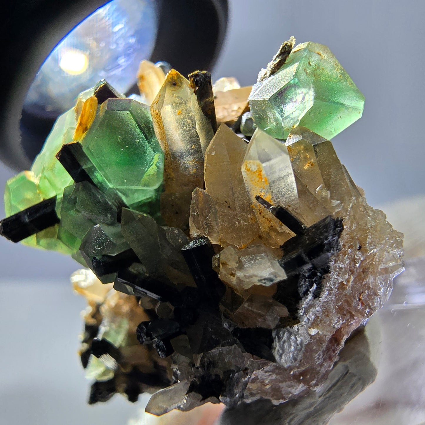 Fluorite fantôme hexagonale, tourmaline Schörl, quartz fumé, hyalite, Erongo, Namibie, 34 x 30 x 31 mm