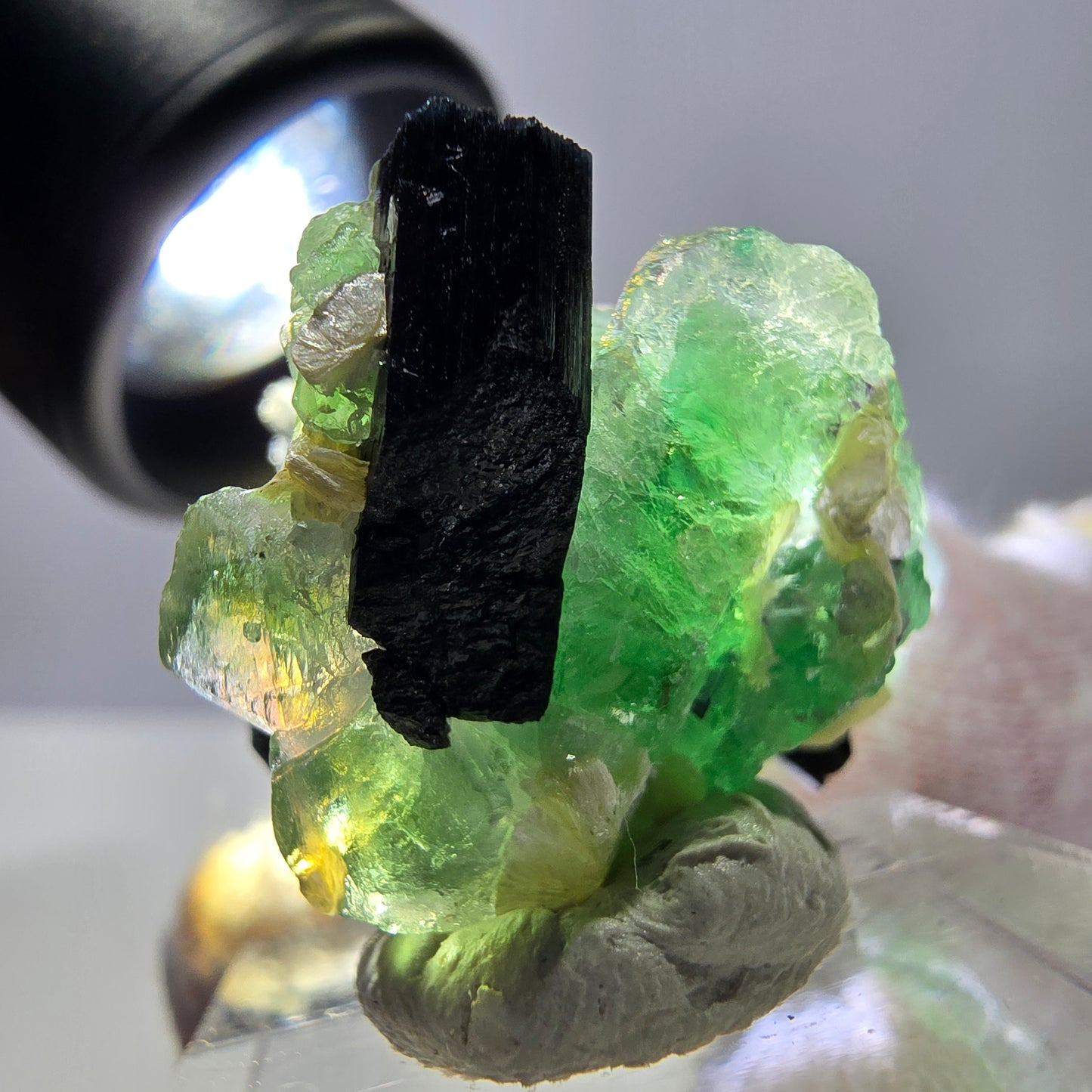 Fluorite fantôme, tourmaline Schörl, muscovite, hyalite, stade Erongo, Namibie 27*25*20 mm