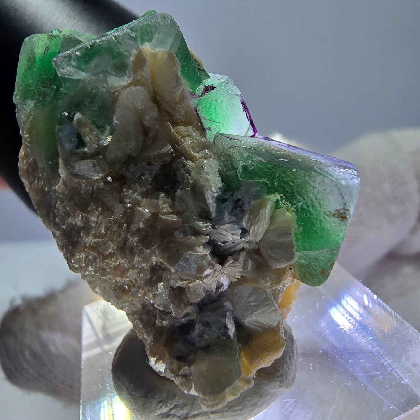 Cube de fluorite fantôme zonal, muscovite, spécimen d'hyalite, Erongo, Namibie, 34 x 28 x 22 mm