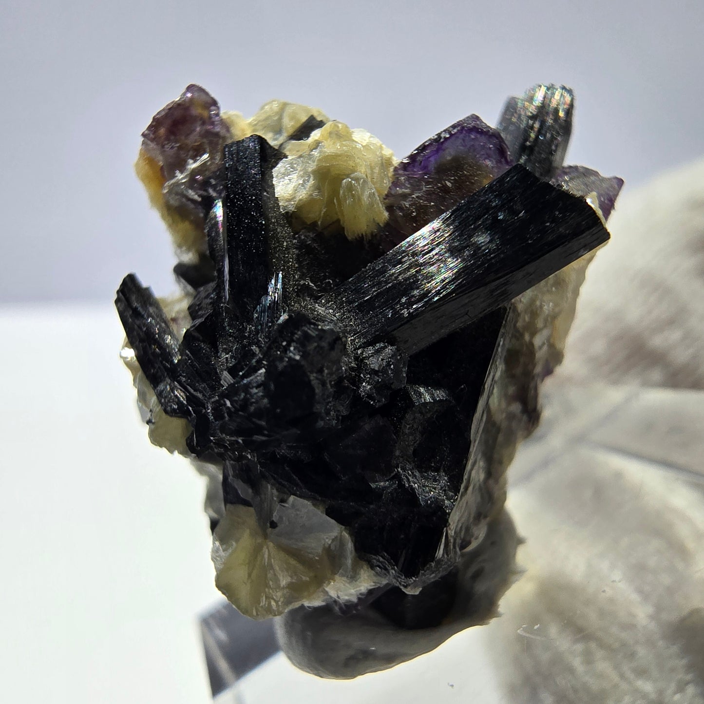 Spécimen de fluorite fantôme colorée, tourmaline scholle, muscovite, Erongo, Namibie, 25 x 20 x 16 mm