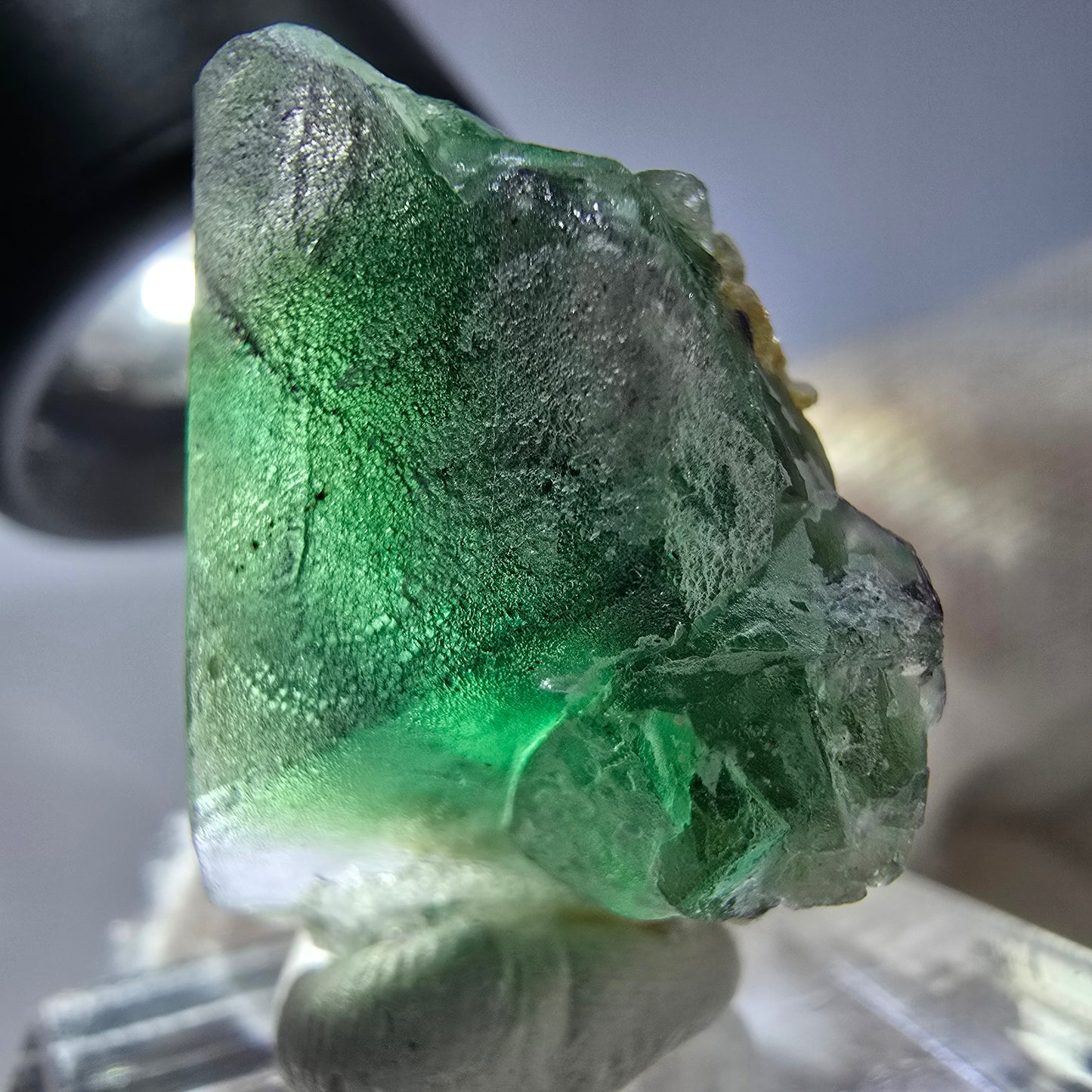 Cube de fluorite fantôme zonal, muscovite, spécimen d'hyalite, Erongo, Namibie, 26 x 18 x 16 mm