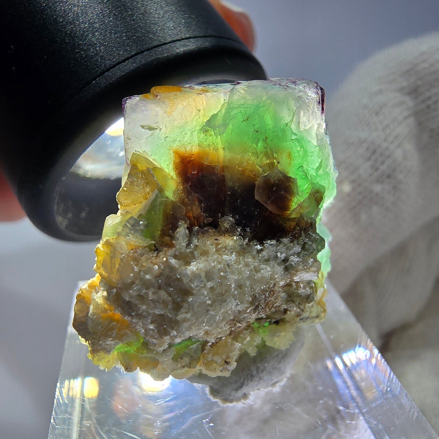 Cube de fluorite fantôme zonal, spécimen de muscovite, Erongo, Namibie, 28 x 23 x 16 mm