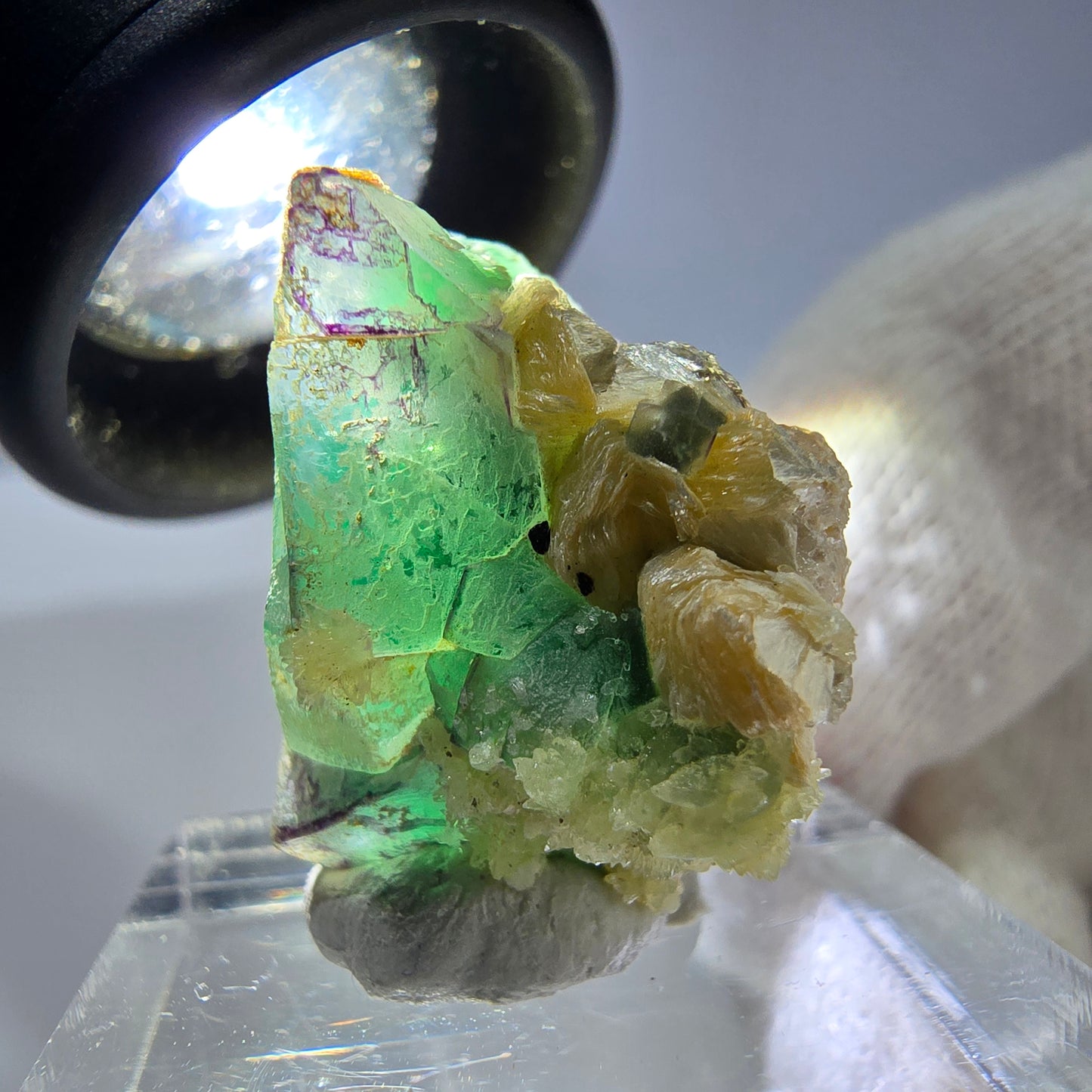 Cube de fluorite fantôme zonal, spécimen de muscovite, Erongo, Namibie, 28 x 23 x 16 mm