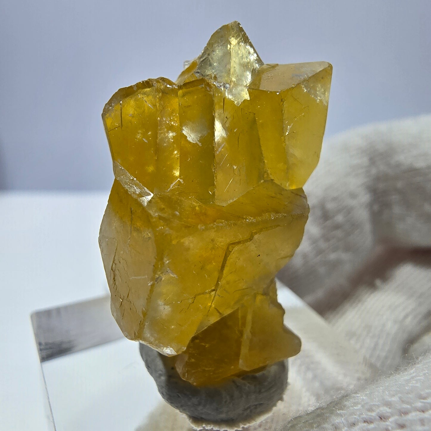 Spécimen de cube de fluorite fantôme, vert-jaune, Okorusu, Namibie, 30 x 20 x 16 mm