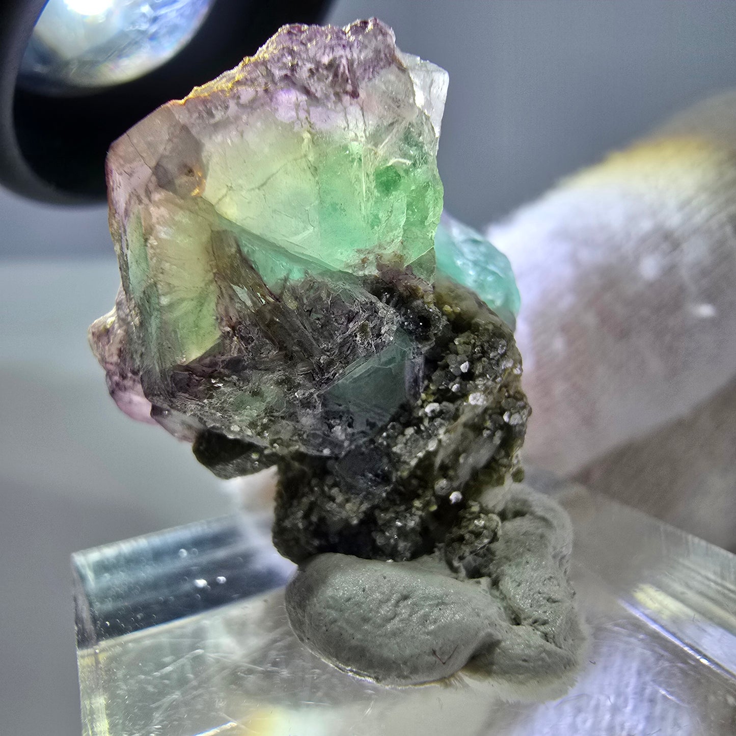 Cube de fluorite fantôme zonal, spécimen de muscovite, Erongo, Namibie, 24 x 20 x 19 mm