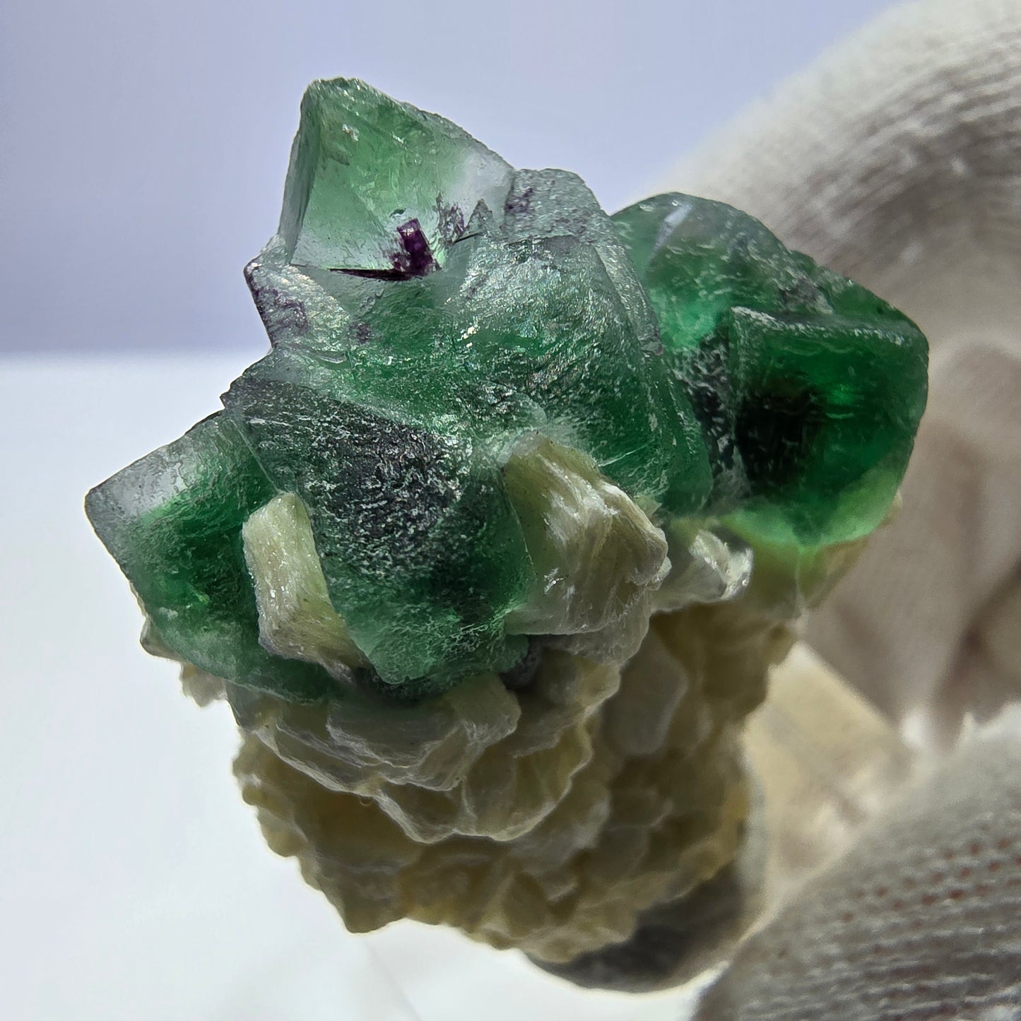 Cube de fluorite fantôme zonal, spécimen de muscovite, Erongo, Namibie, 38 x 30 x 19 mm