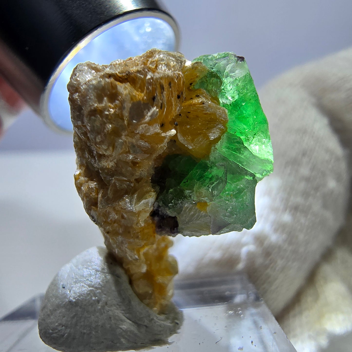 Cube de fluorite fantôme, spécimen de muscovite, Erongo, Namibie, 24 x 20 x 17 mm