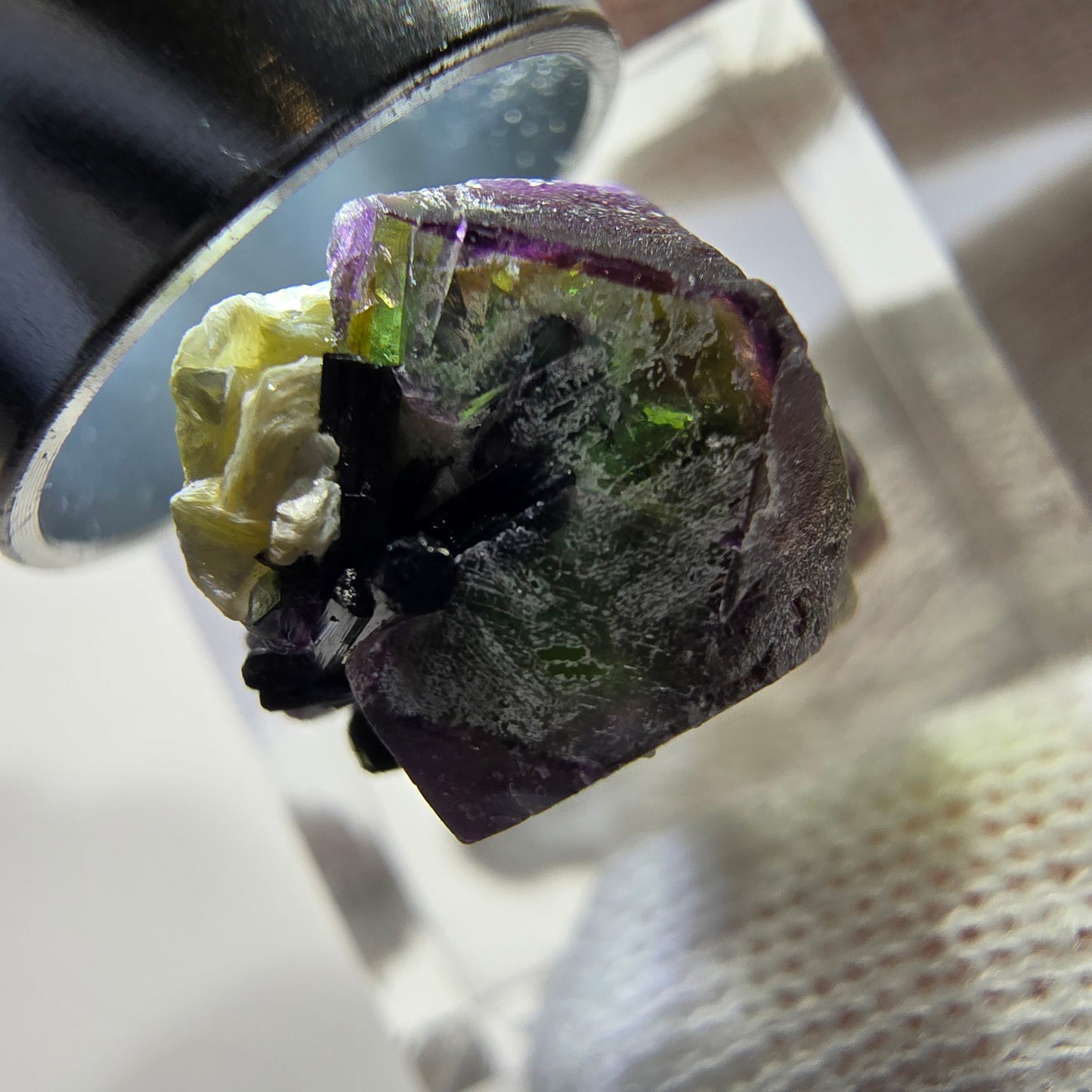 Cube de fluorite fantôme hexagonal, muscovite, tourmaline Schörl Erongo, Namibie 21*14*11mm