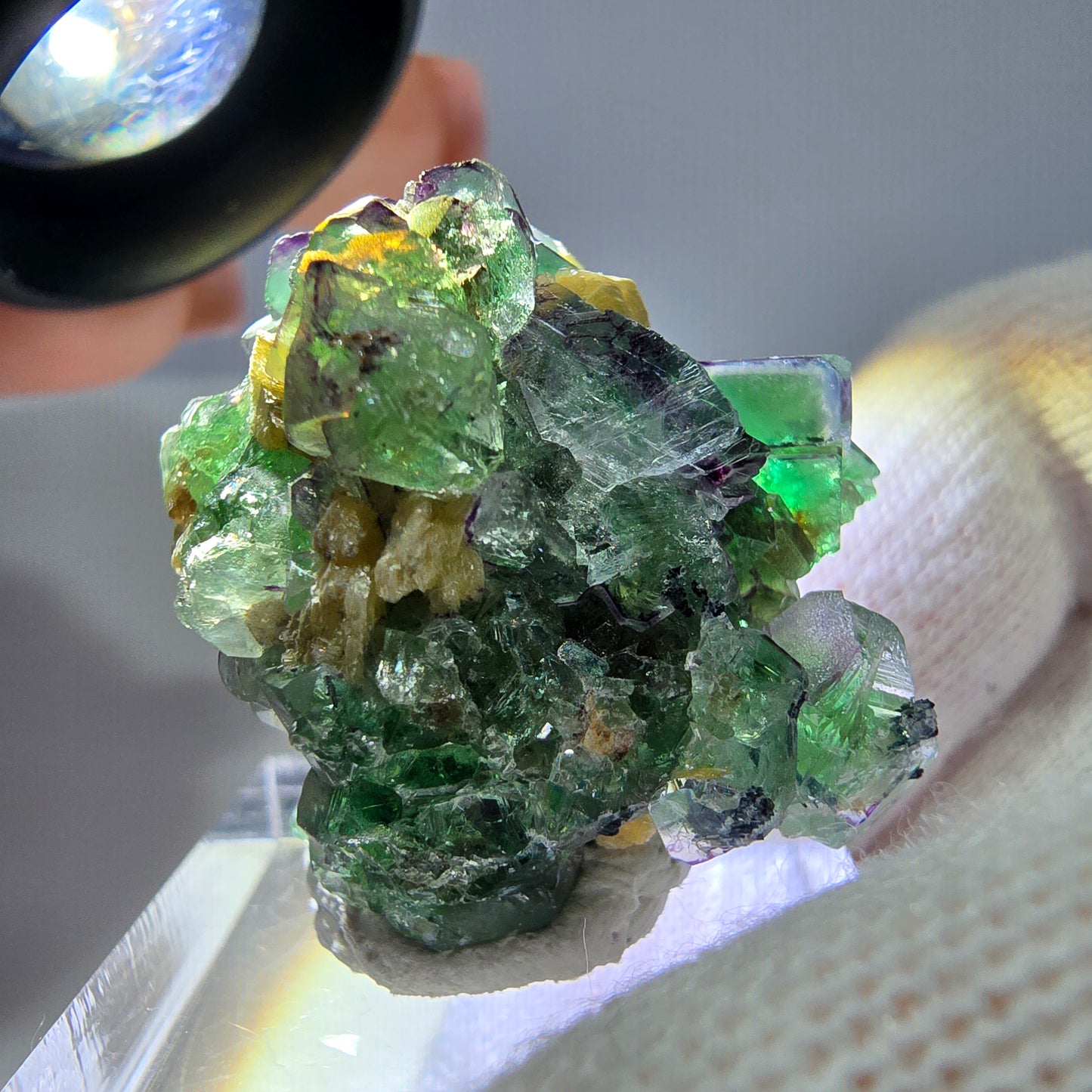Spécimen de cube de fluorite fantôme zonal, de muscovite et de tourmaline Schorl, Erongo, Namibie, 27 x 25 x 24 mm