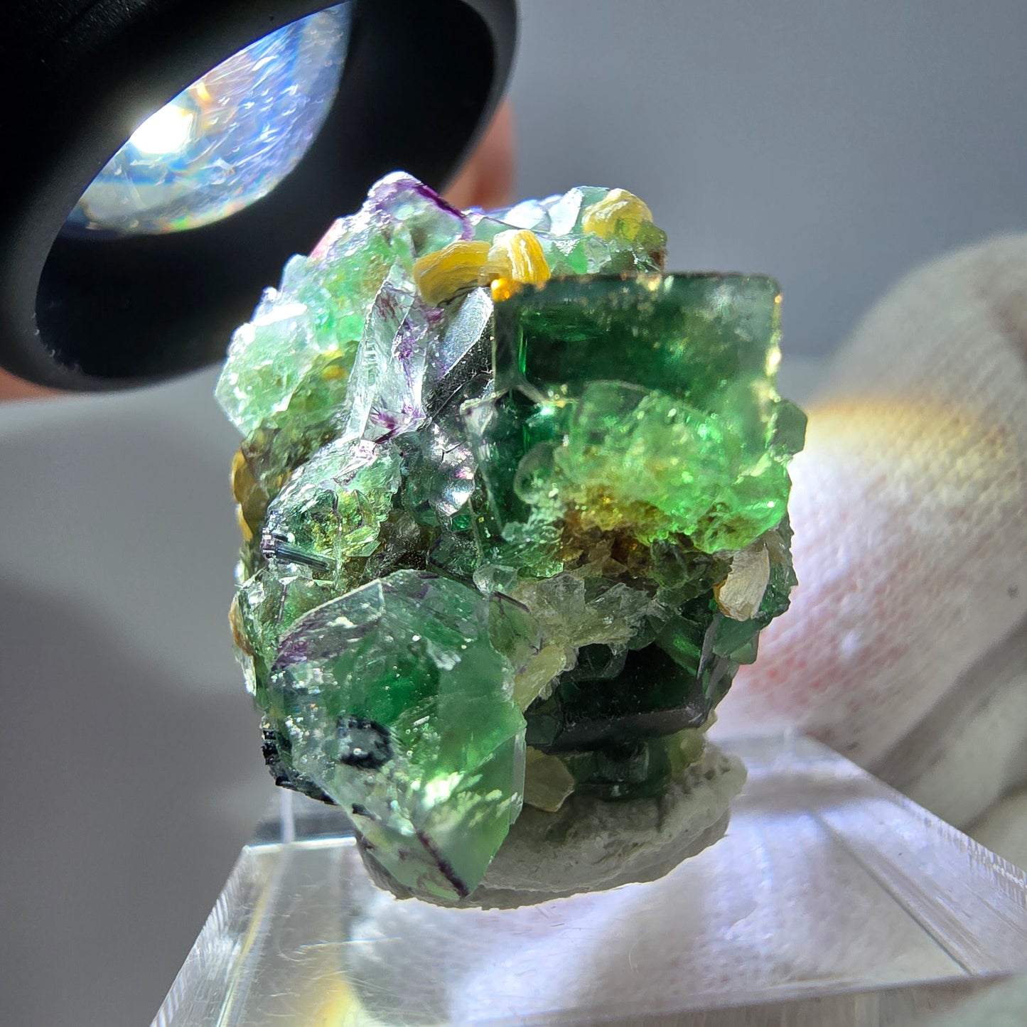 Spécimen de cube de fluorite fantôme zonal, de muscovite et de tourmaline Schorl, Erongo, Namibie, 27 x 25 x 24 mm